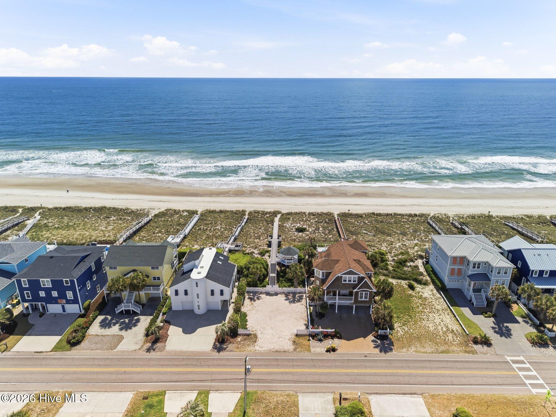 100570503 | Photo 54