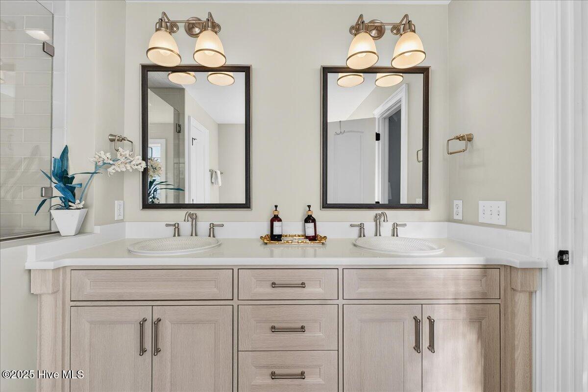 100540926 | Photo 39