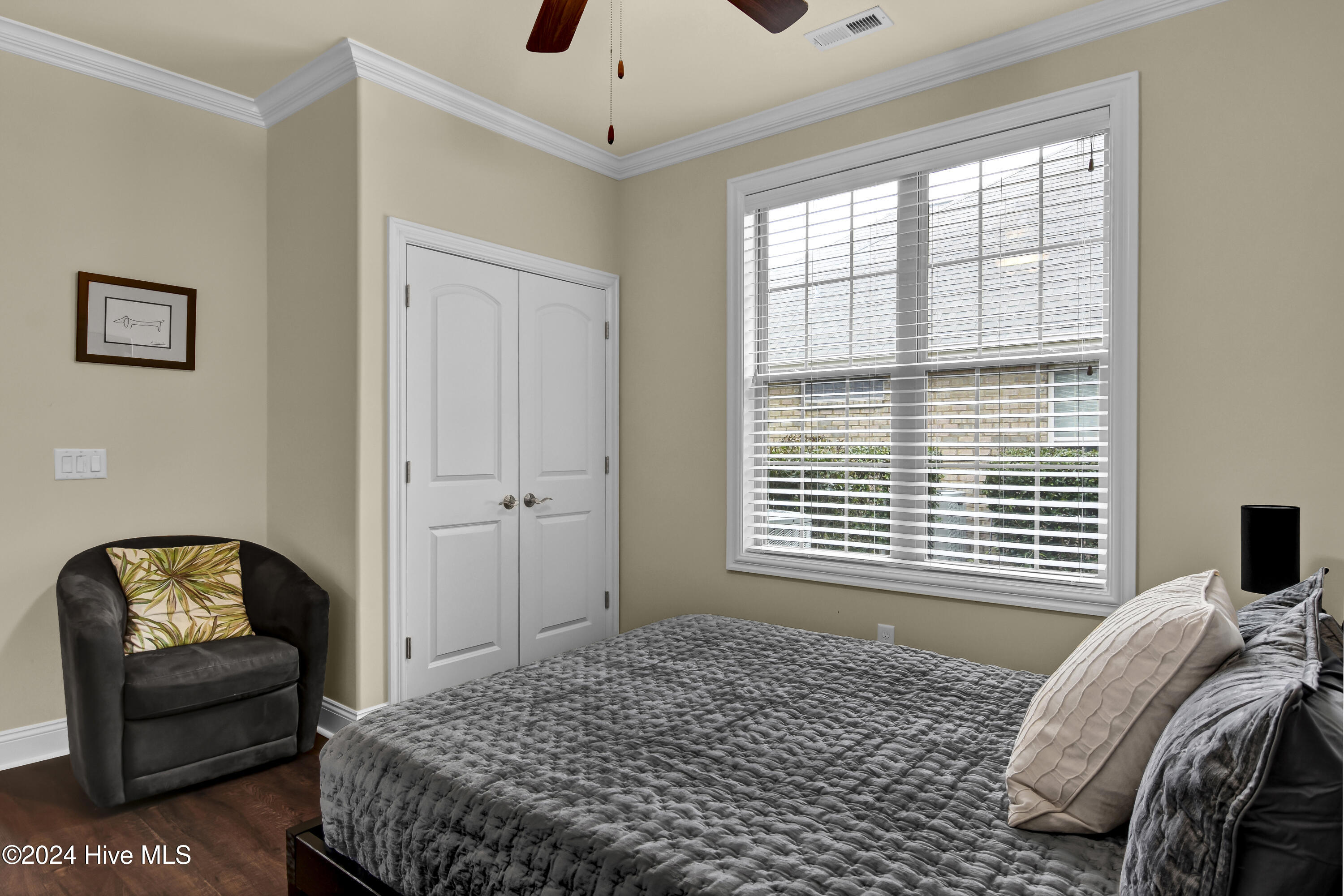 100484995 | Photo 24