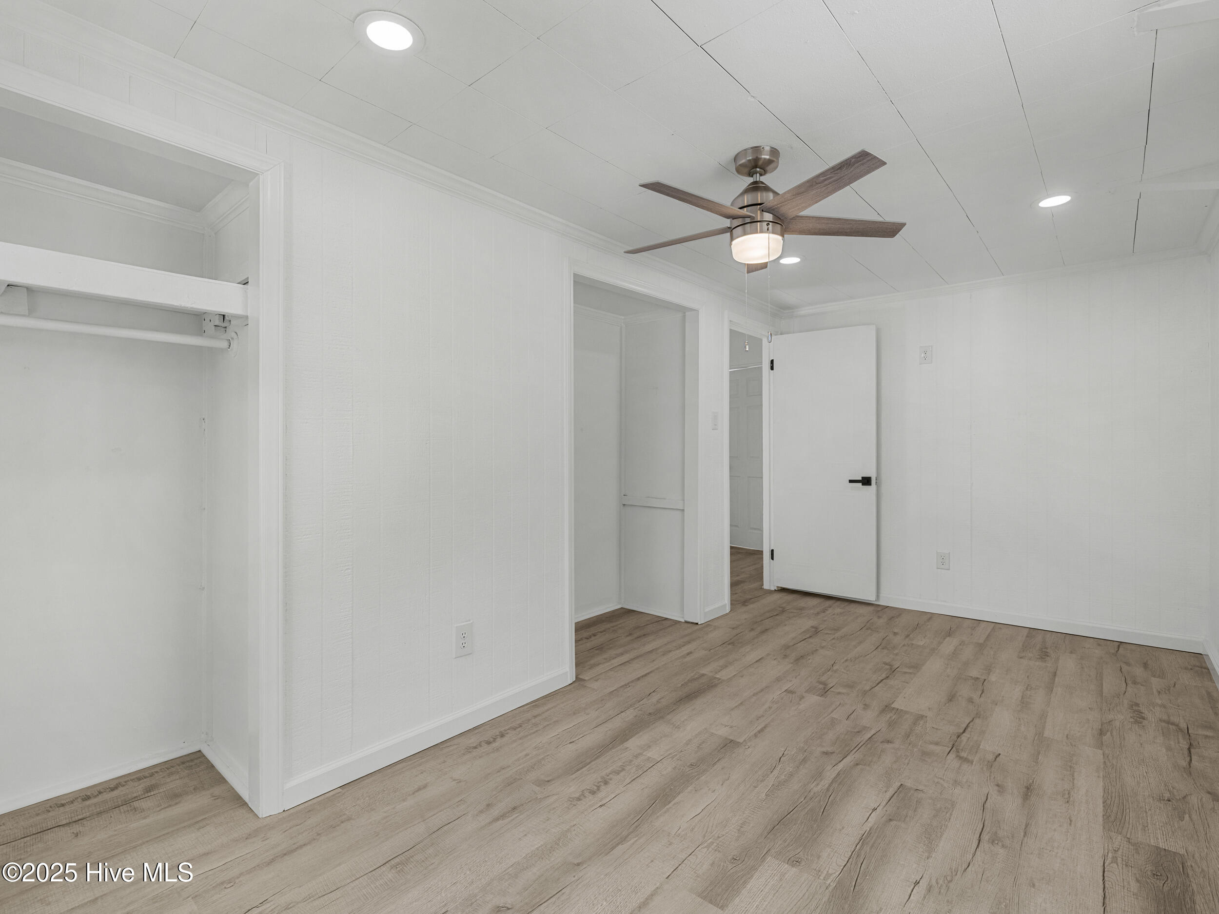 100545373 | Photo 26