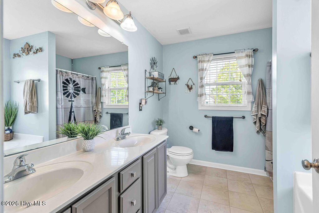 100567733 | Photo 24