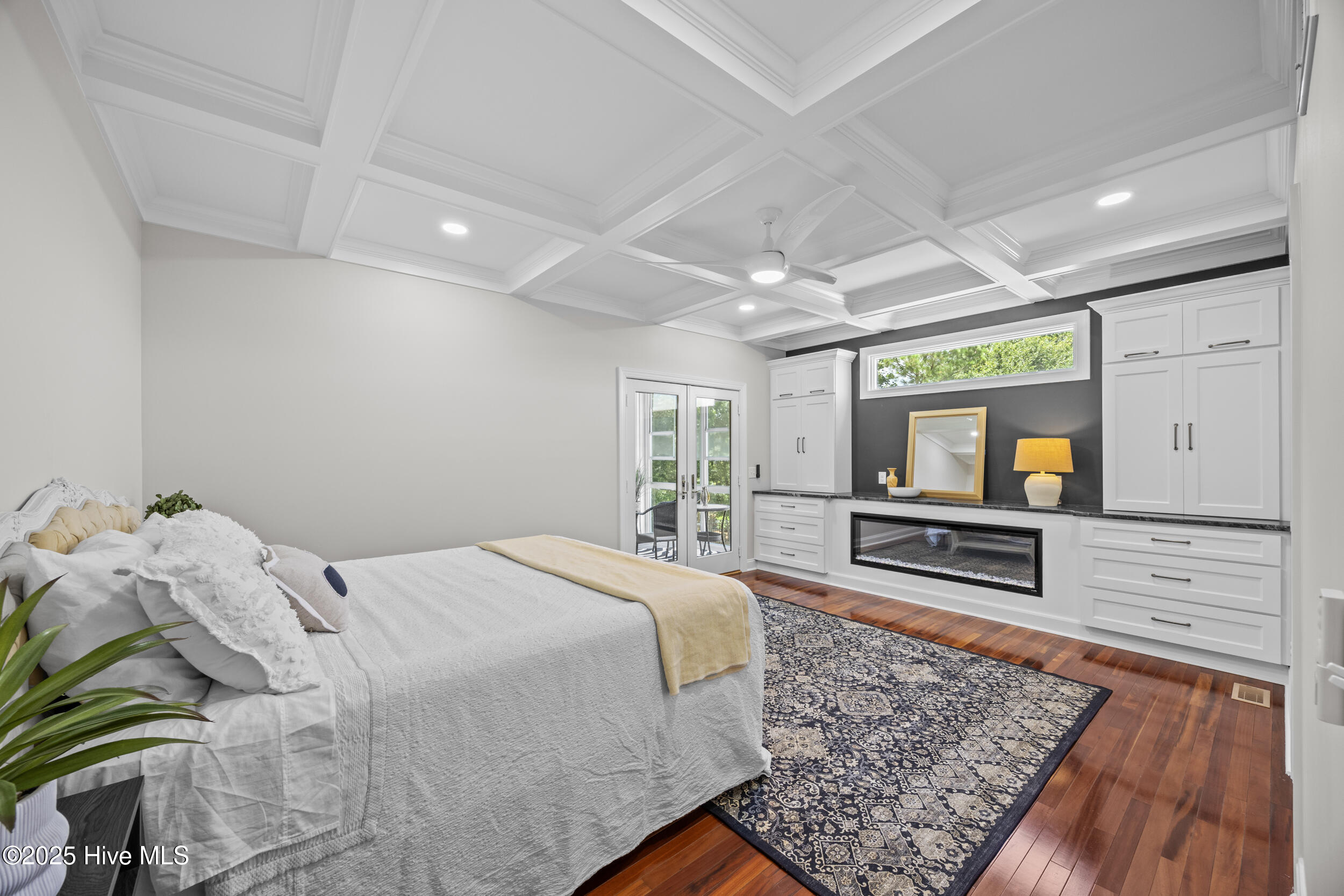 100519629 | Photo 26