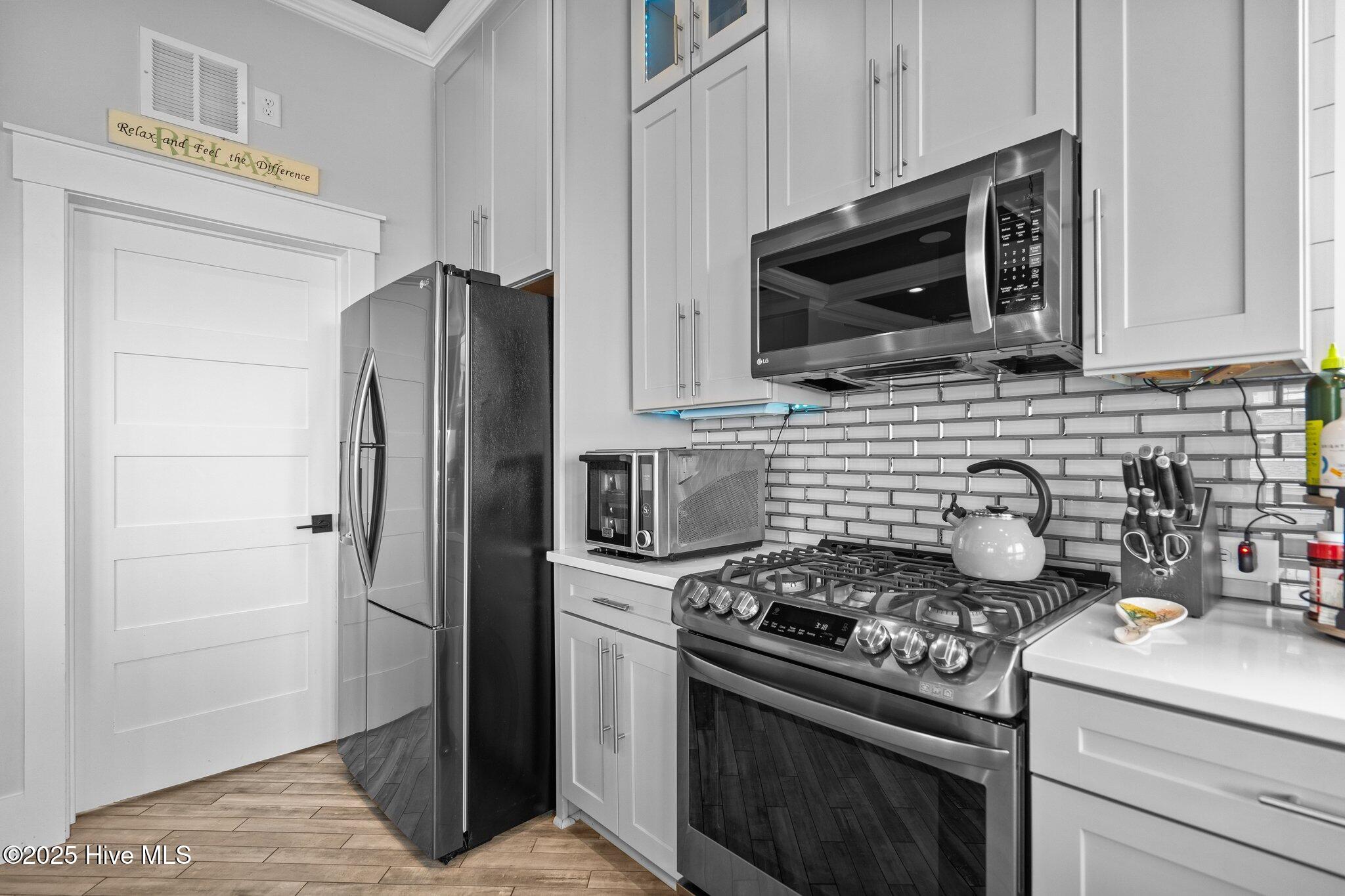 100514029 | Photo 23