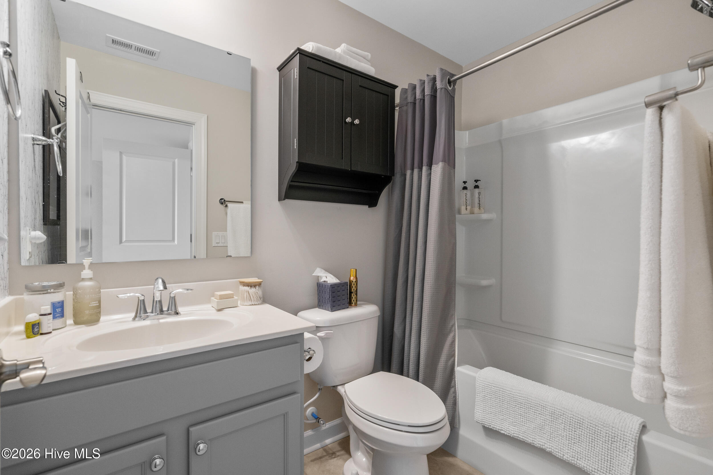 100563305 | Photo 26