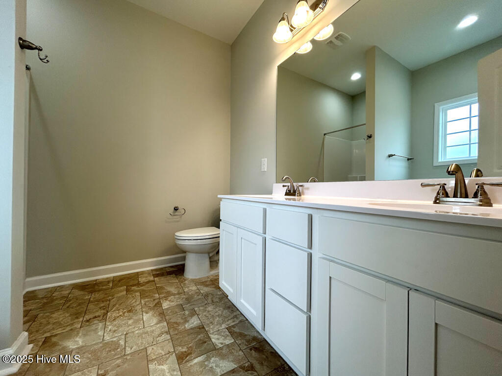 100538843 | Photo 45