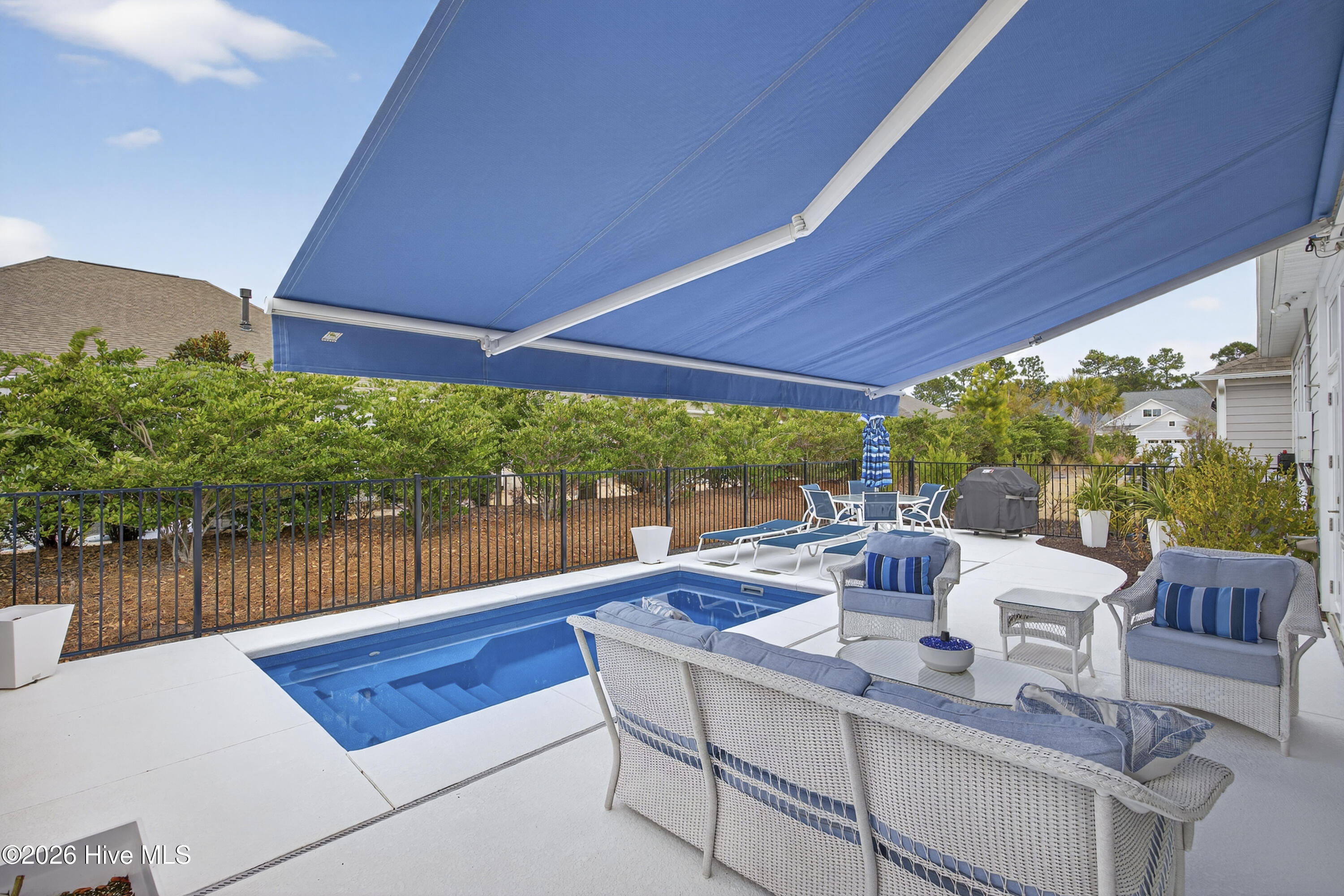 100551678 | Photo 11