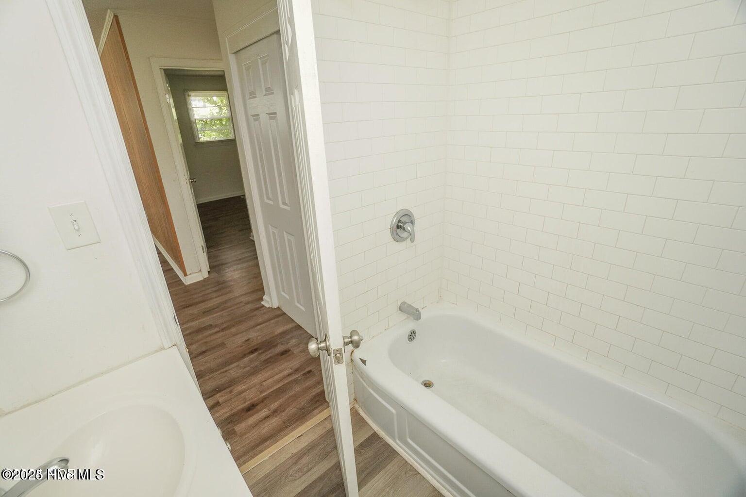 100546480 | Photo 15