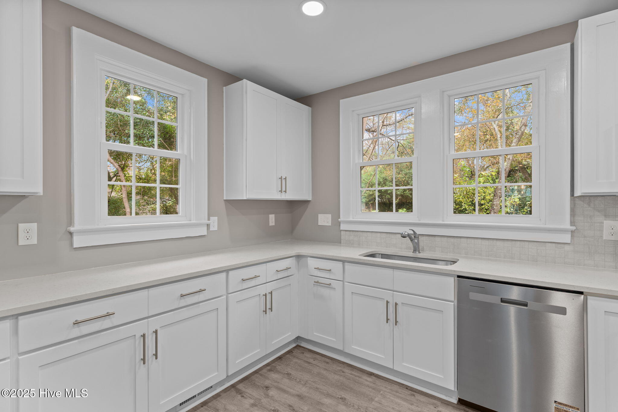 100542259 | Photo 17