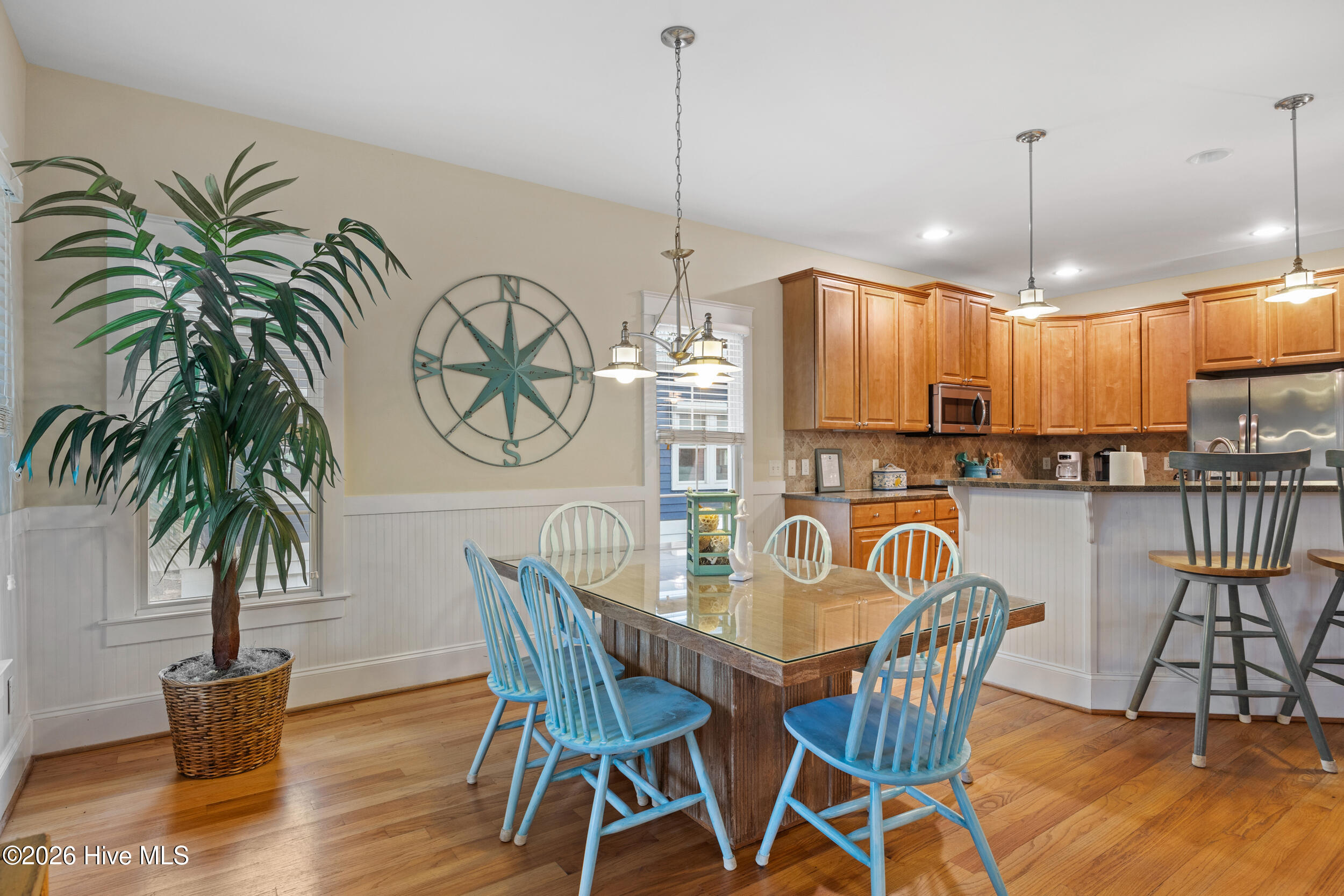 100555680 | Photo 12