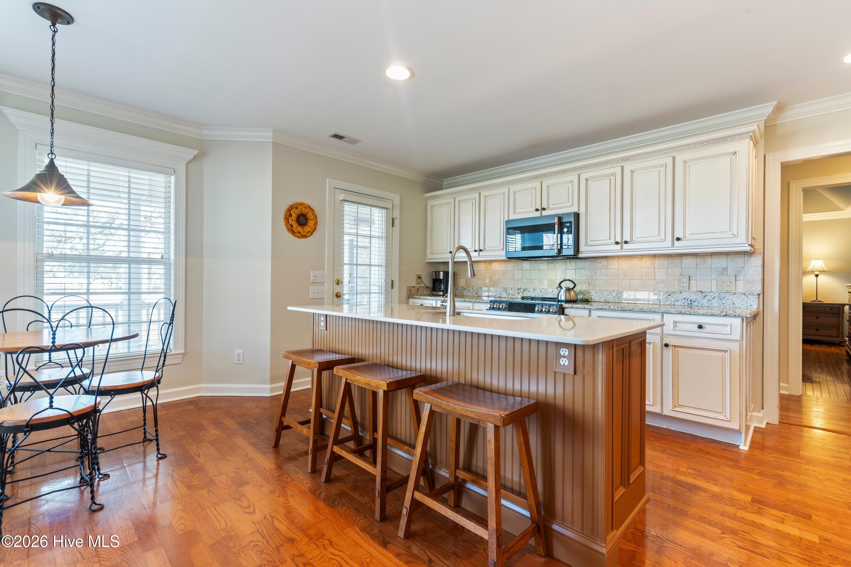 100549552 | Photo 32