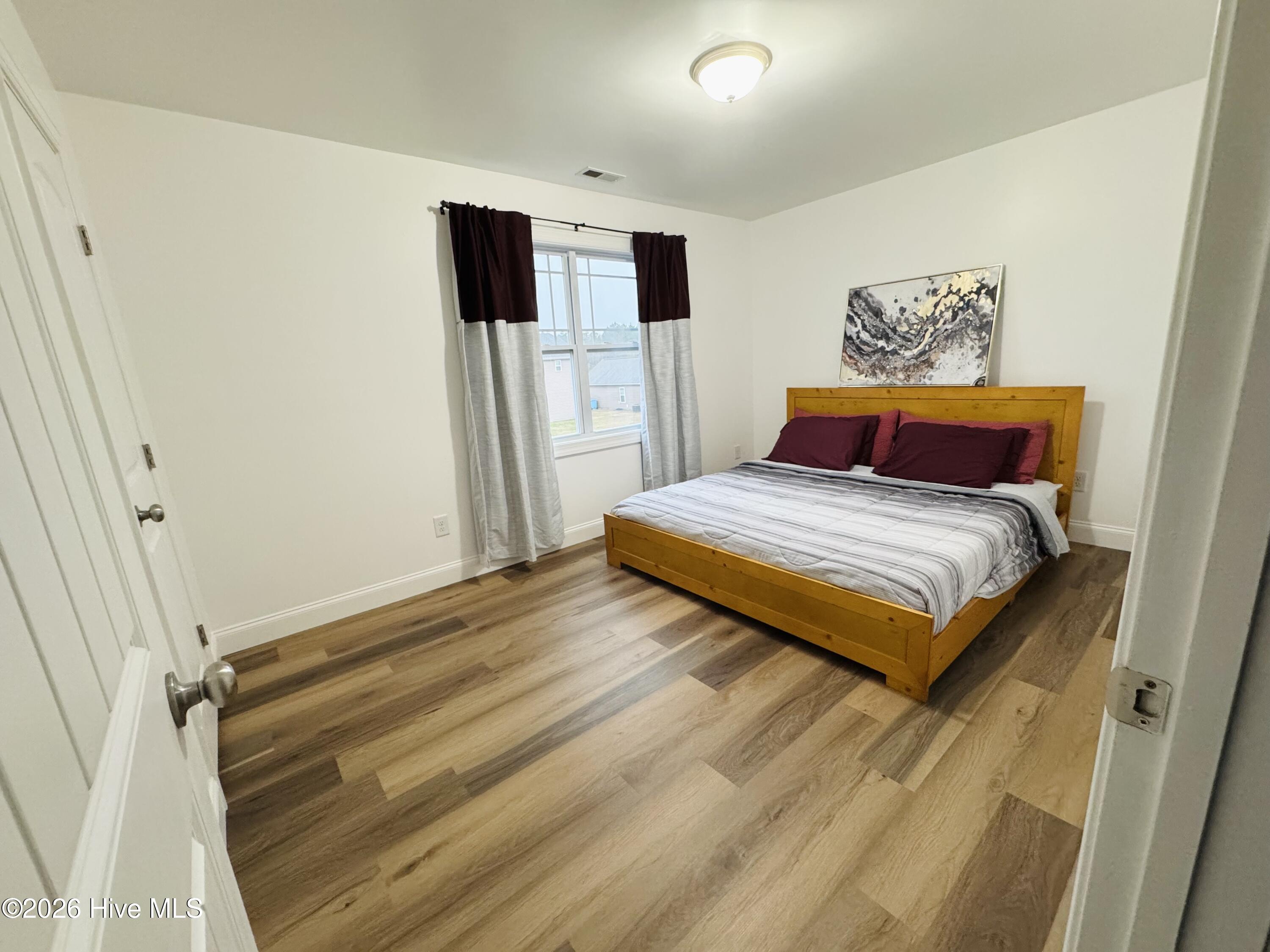 100560900 | Photo 13