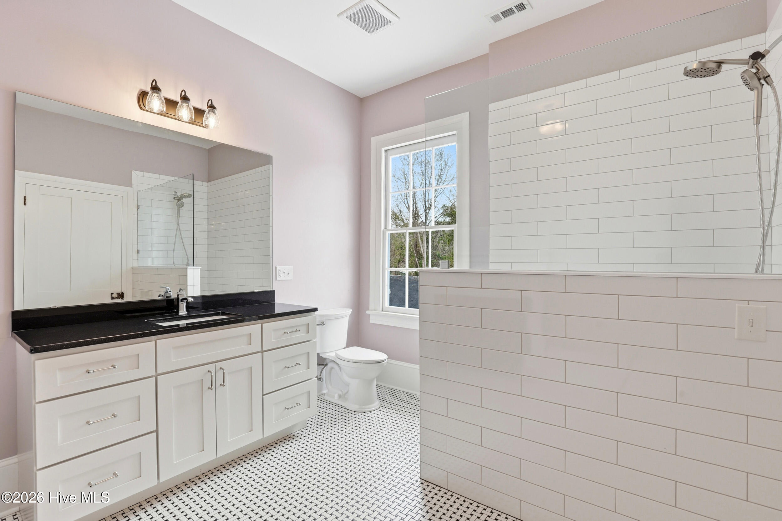 100552252 | Photo 24