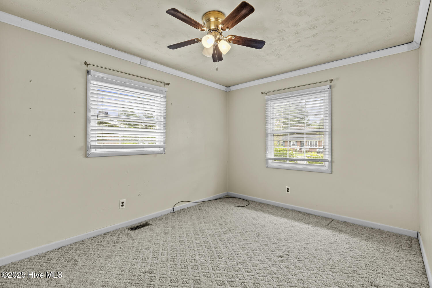 100530678 | Photo 24