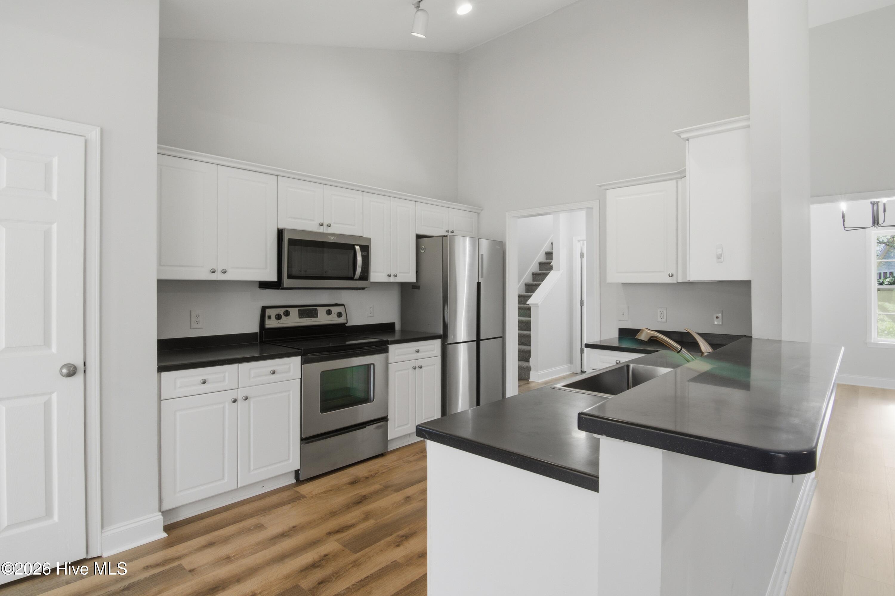 100549950 | Photo 10