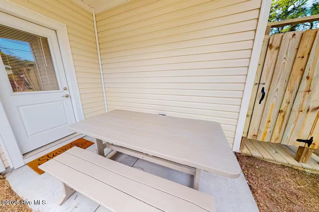 100559345 | Photo 17