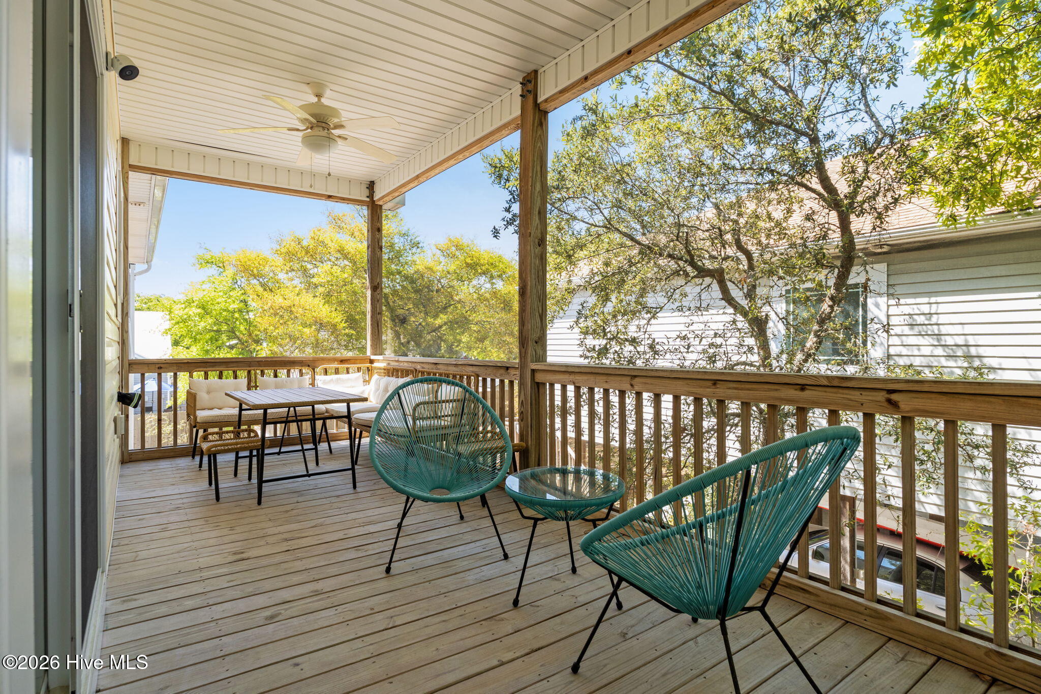 100568462 | Photo 20