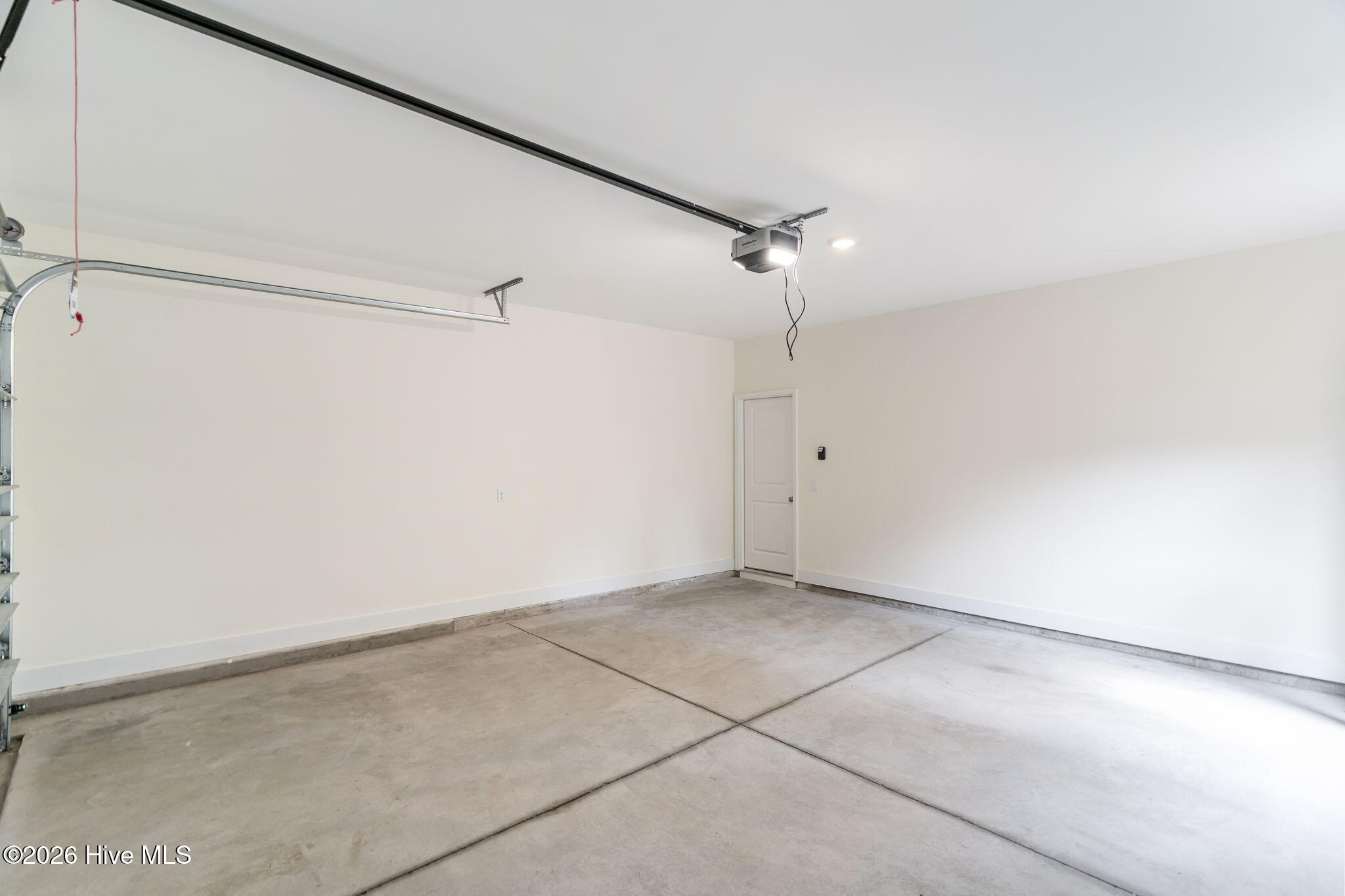 100558259 | Photo 41