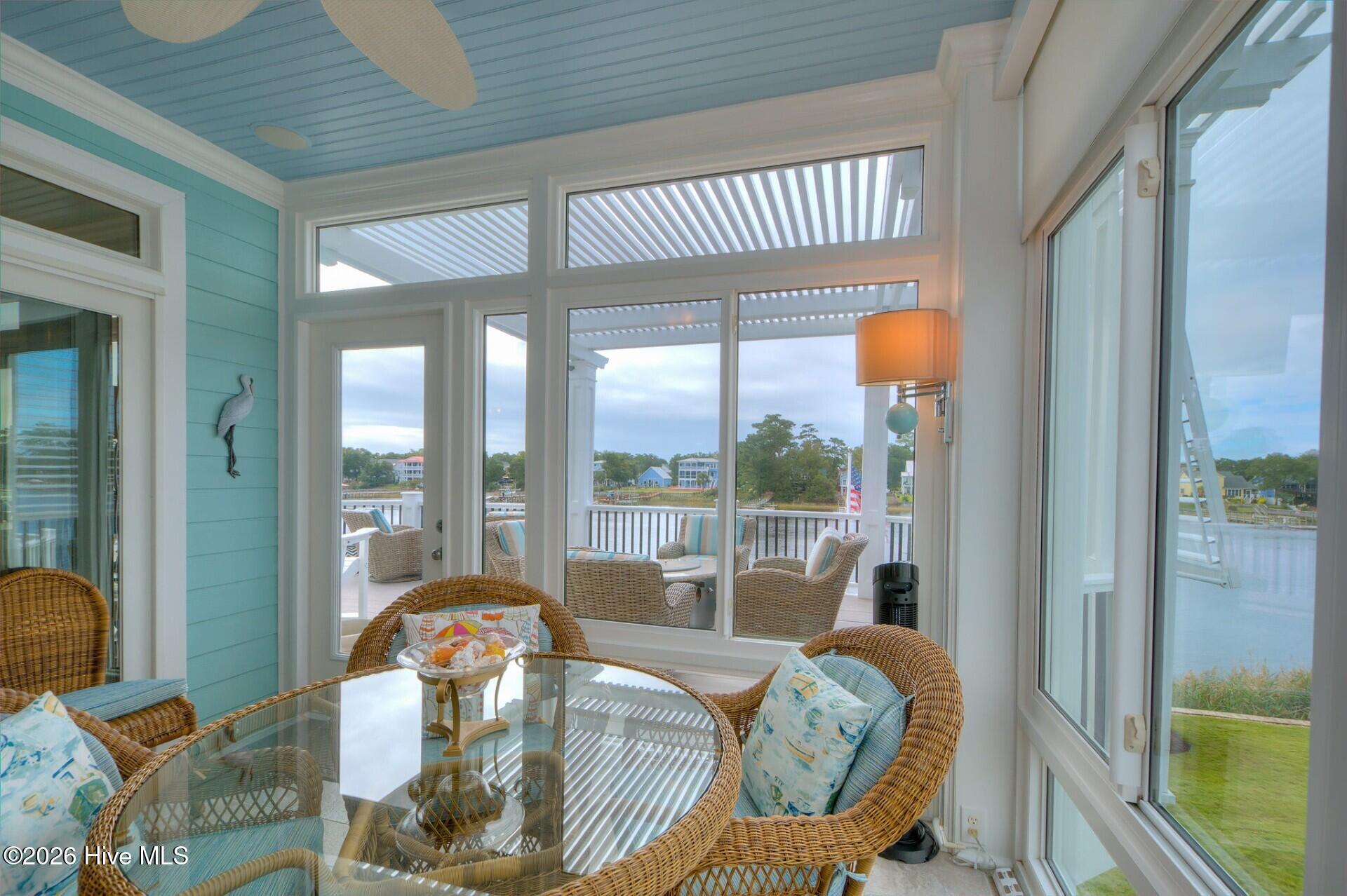 100553459 | Photo 34