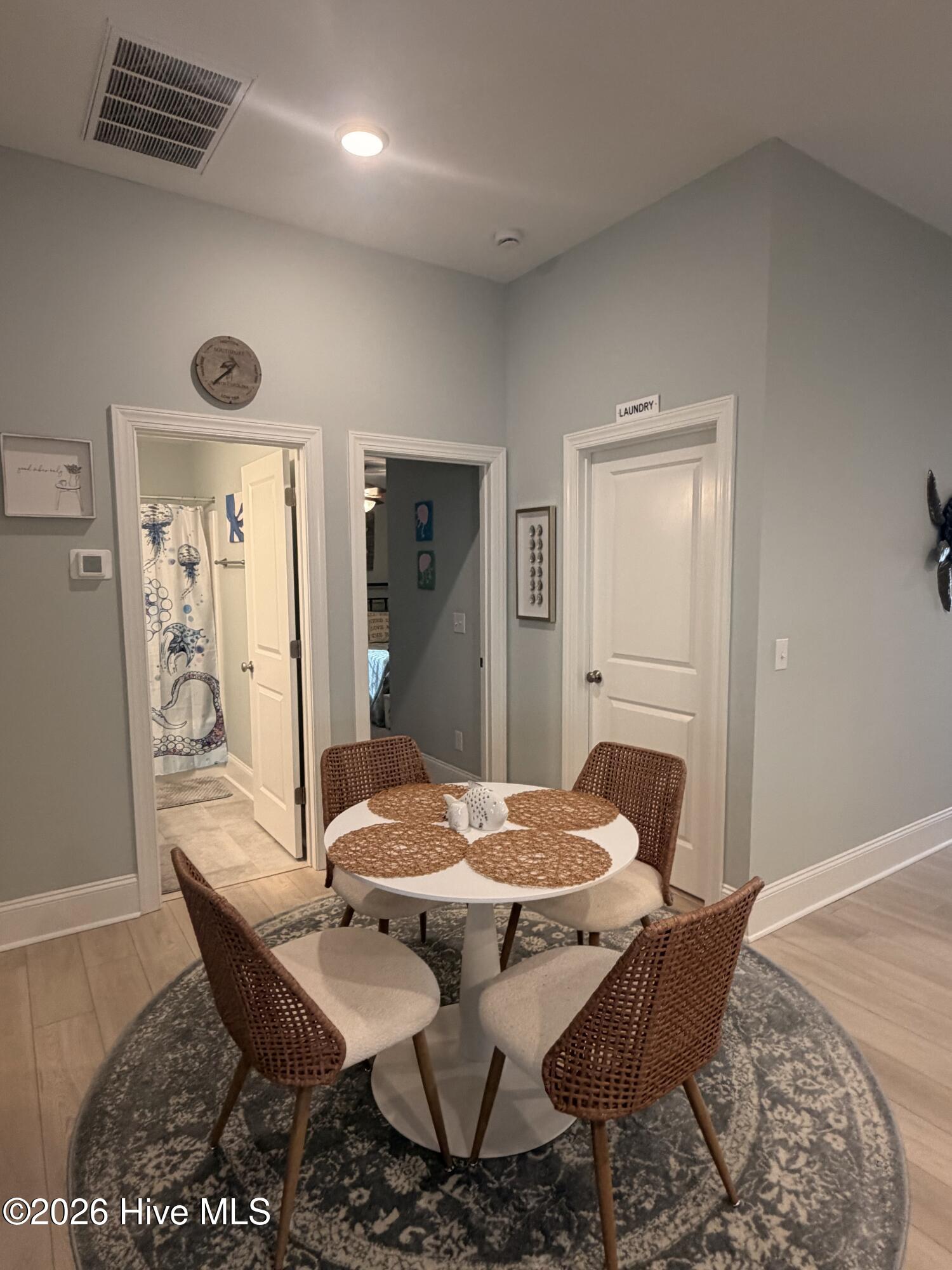 100558170 | Photo 13