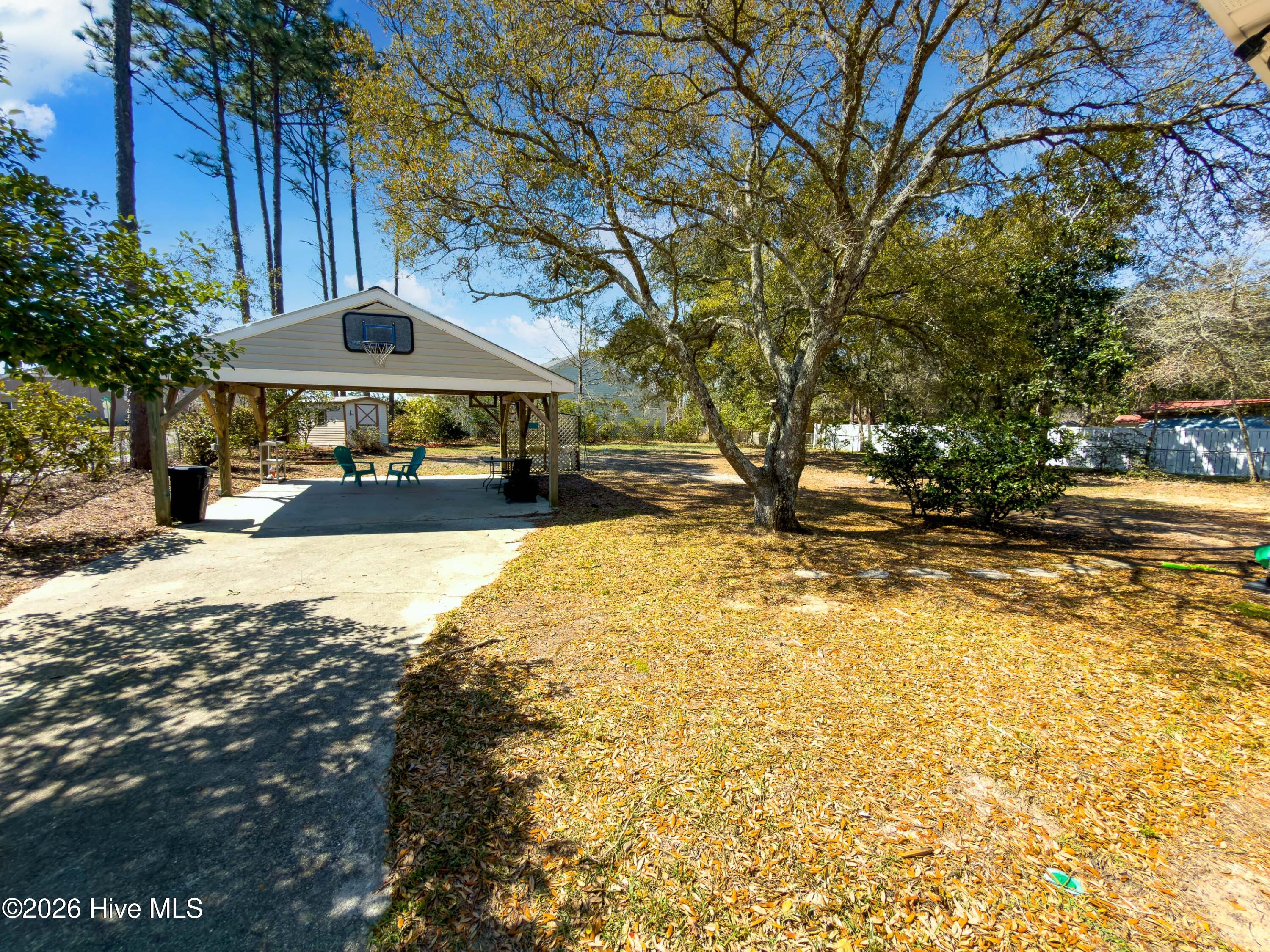 100561616 | Photo 25