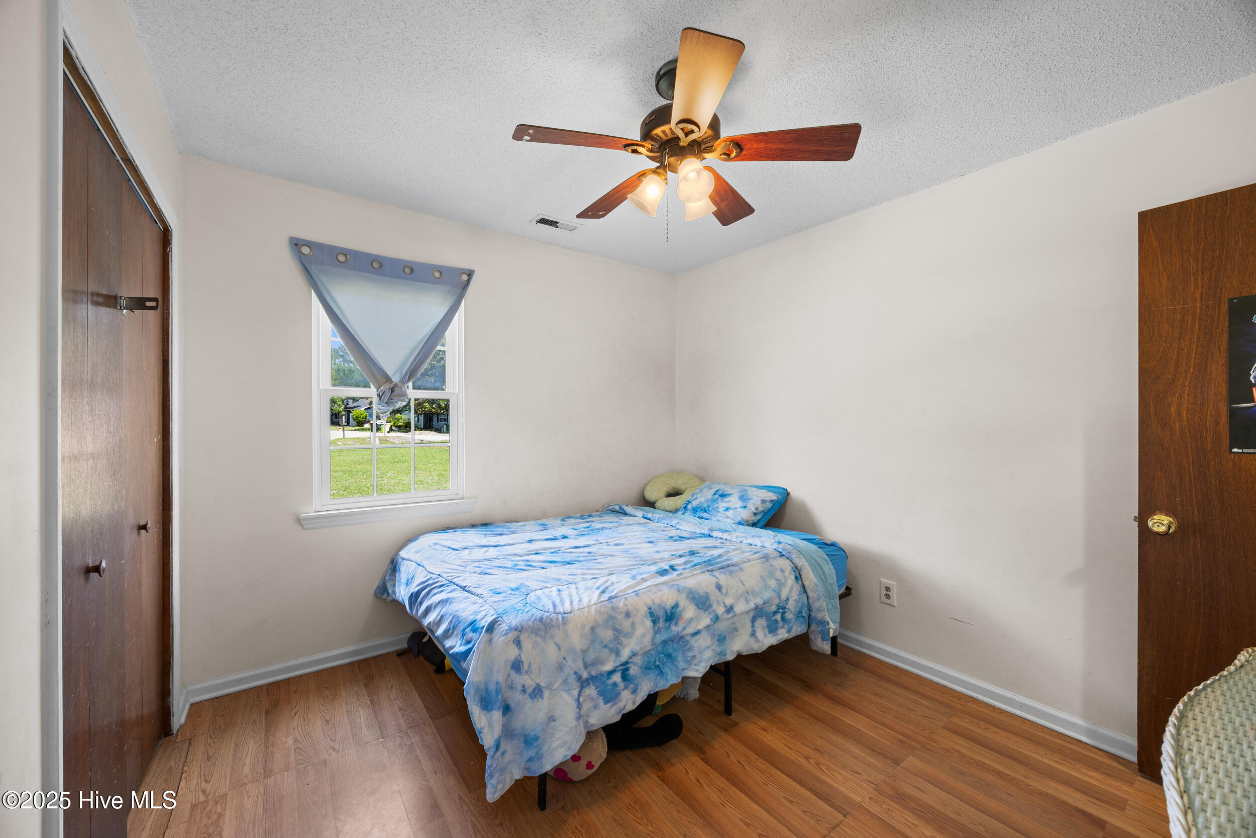 100514281 | Photo 15