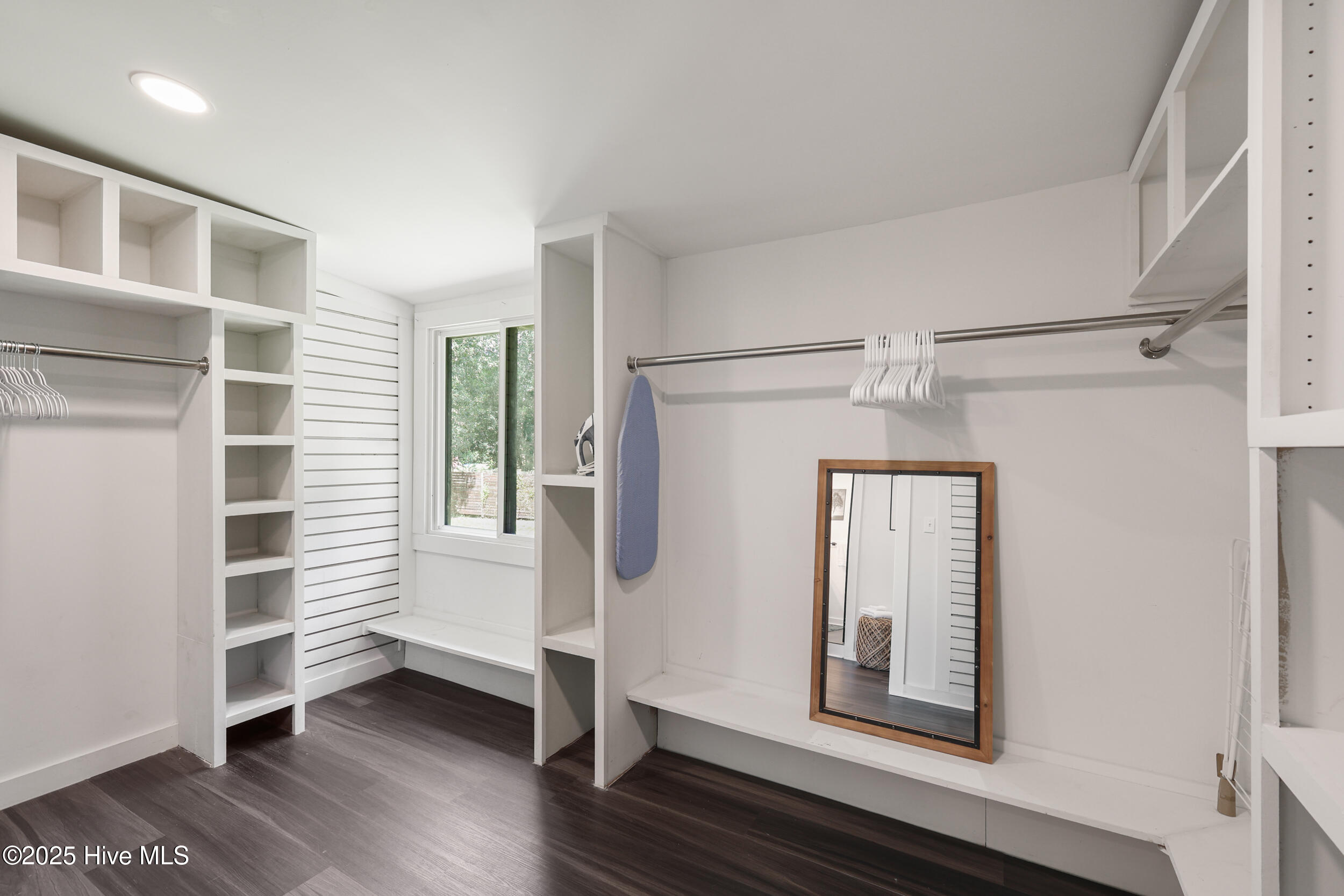 100527565 | Photo 14