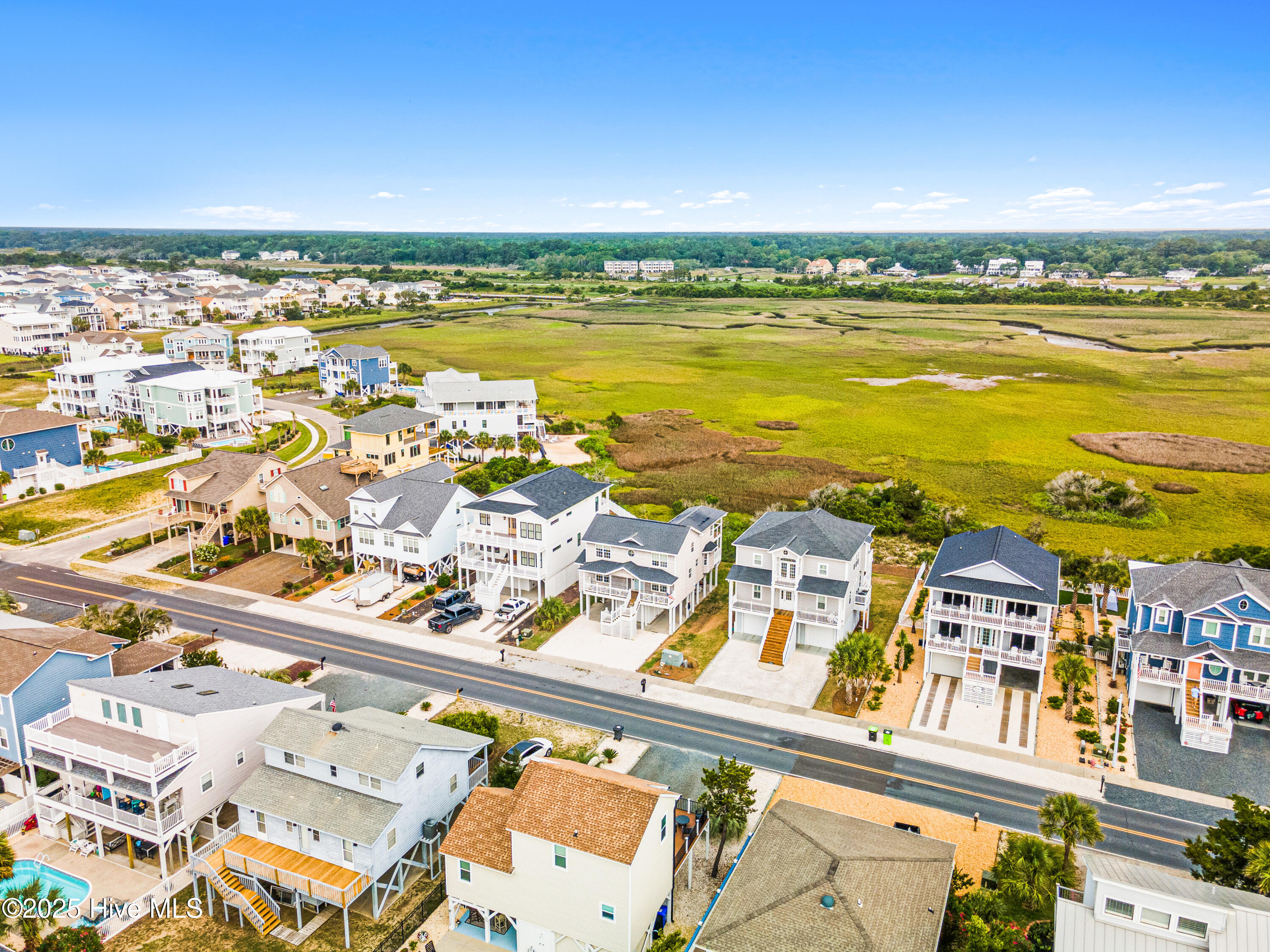 100510863 | Photo 47