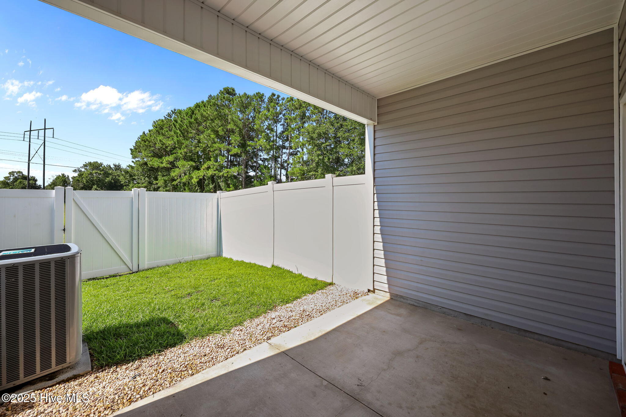 100521503 | Photo 37