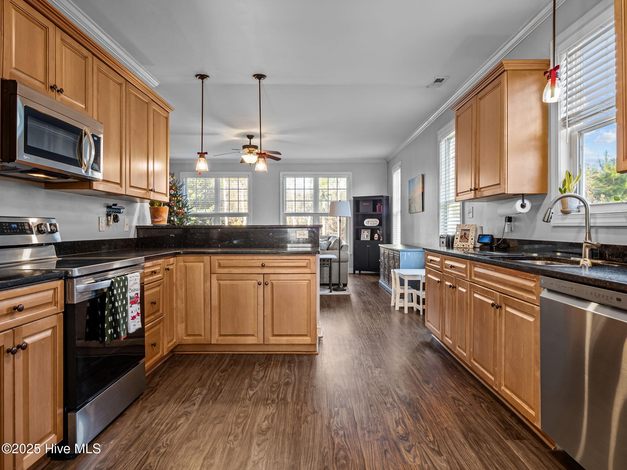 100546658 | Photo 10