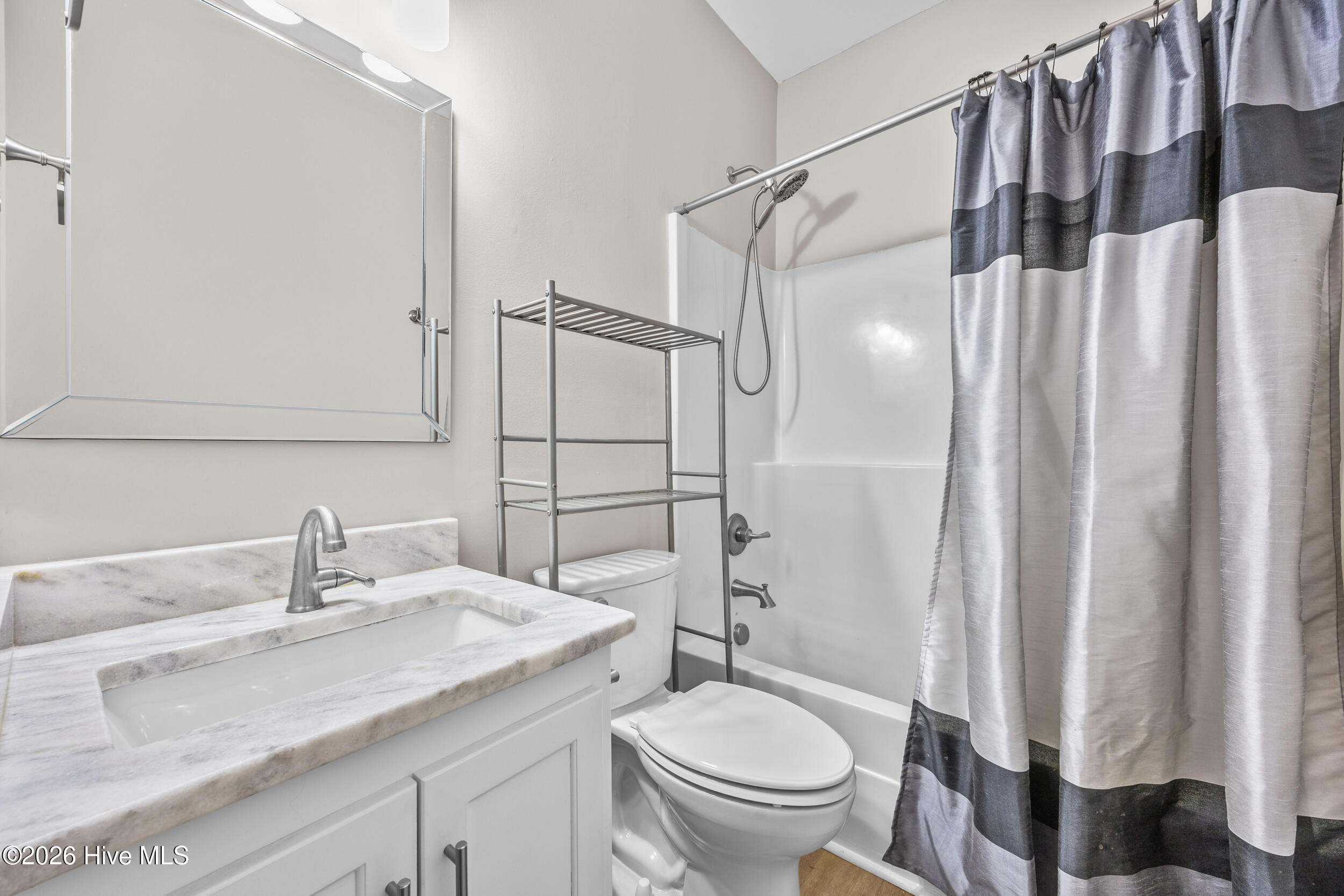 100551479 | Photo 21