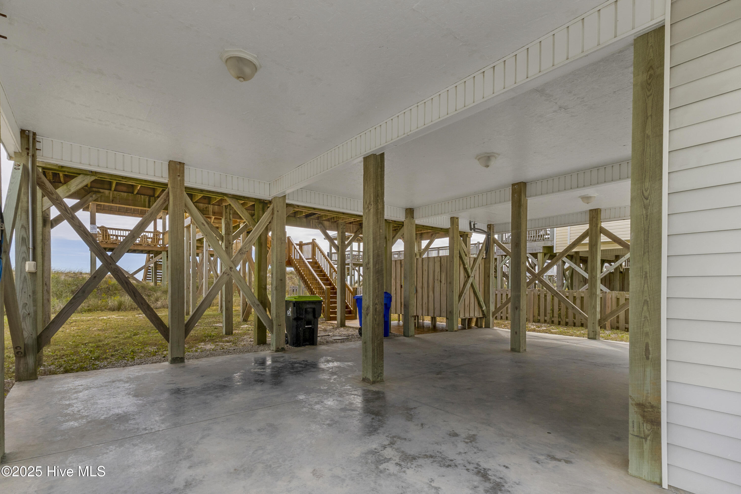 100557333 | Photo 66