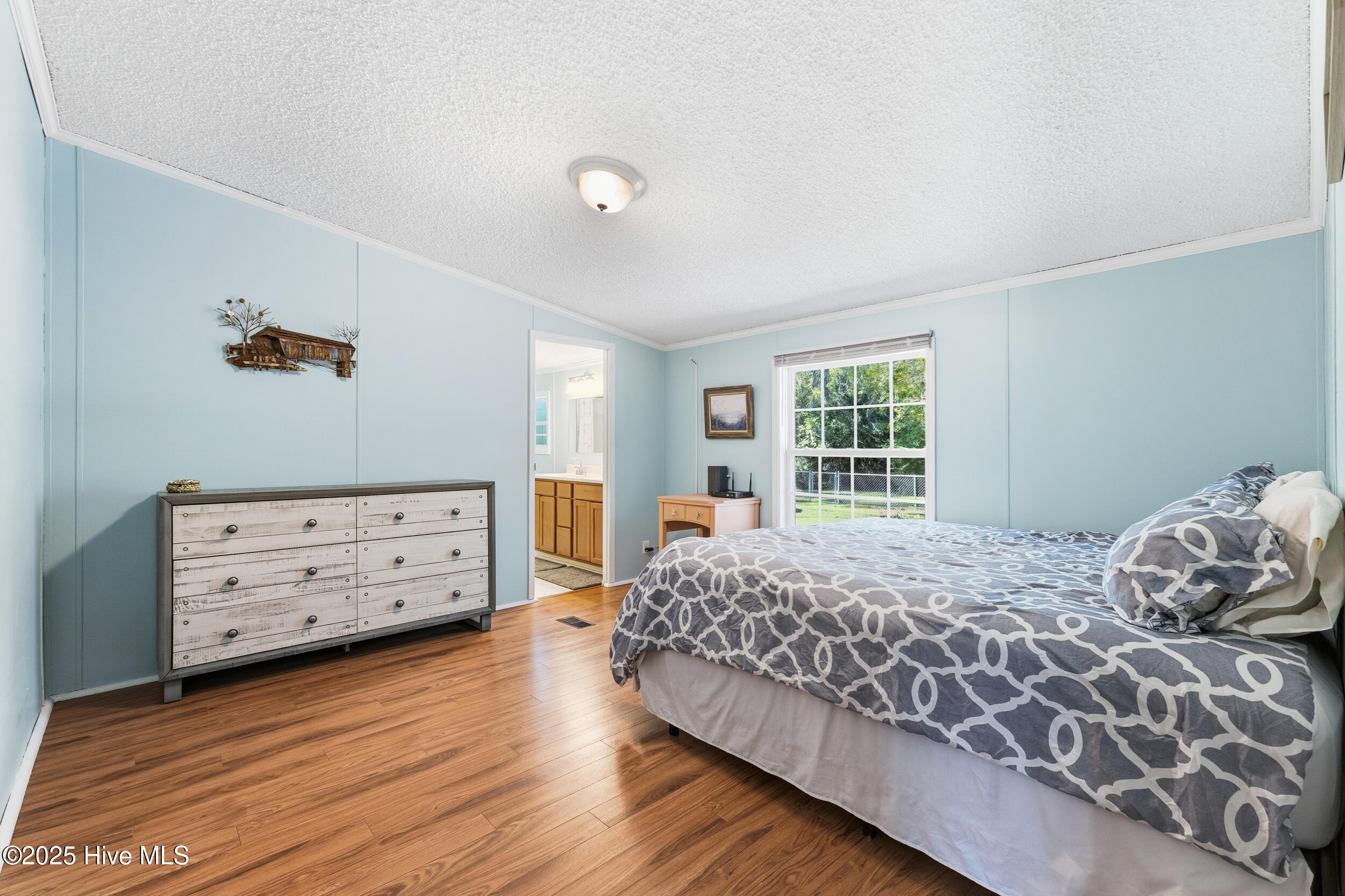 100536494 | Photo 16