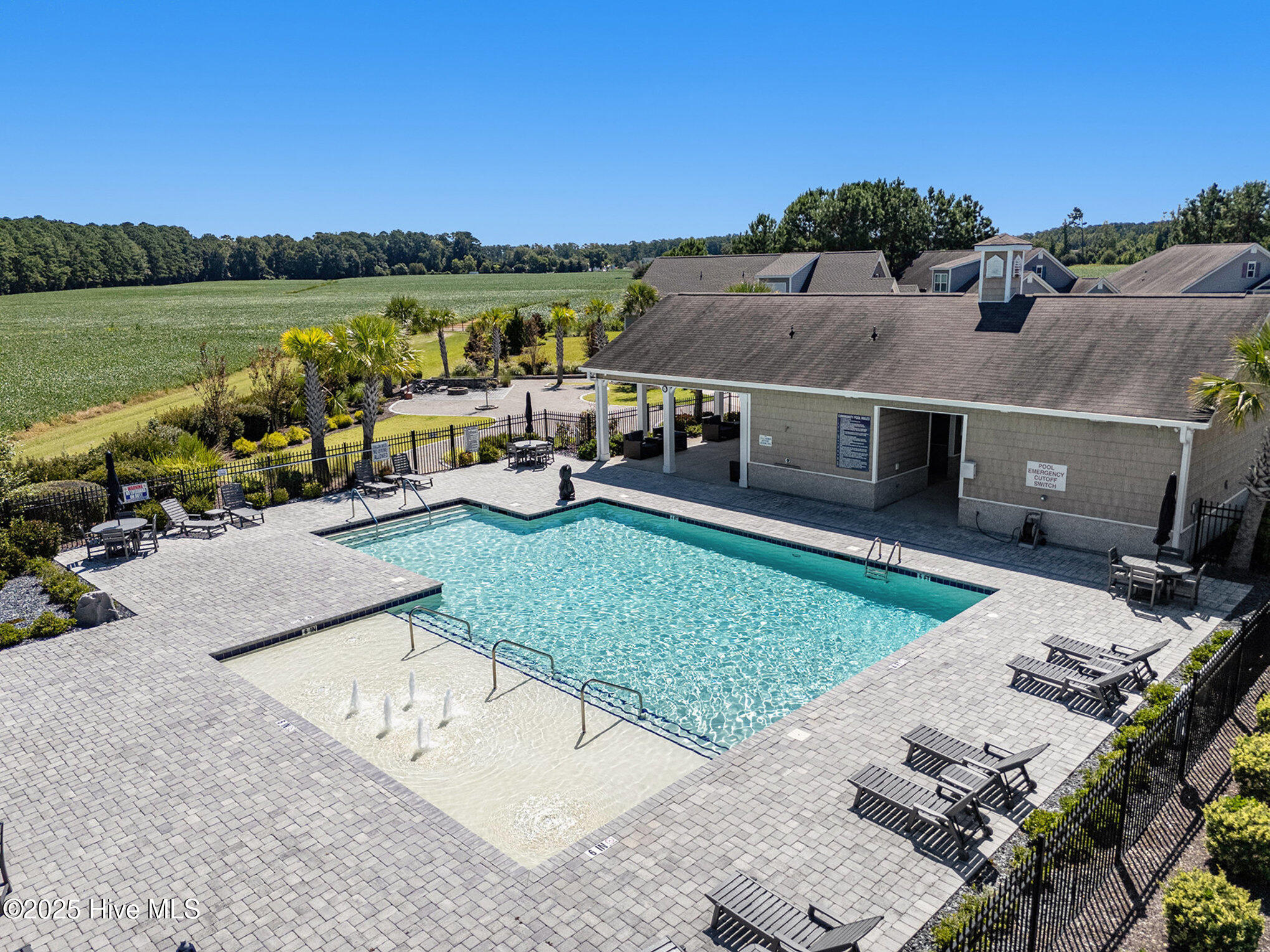 100529053 | Photo 44