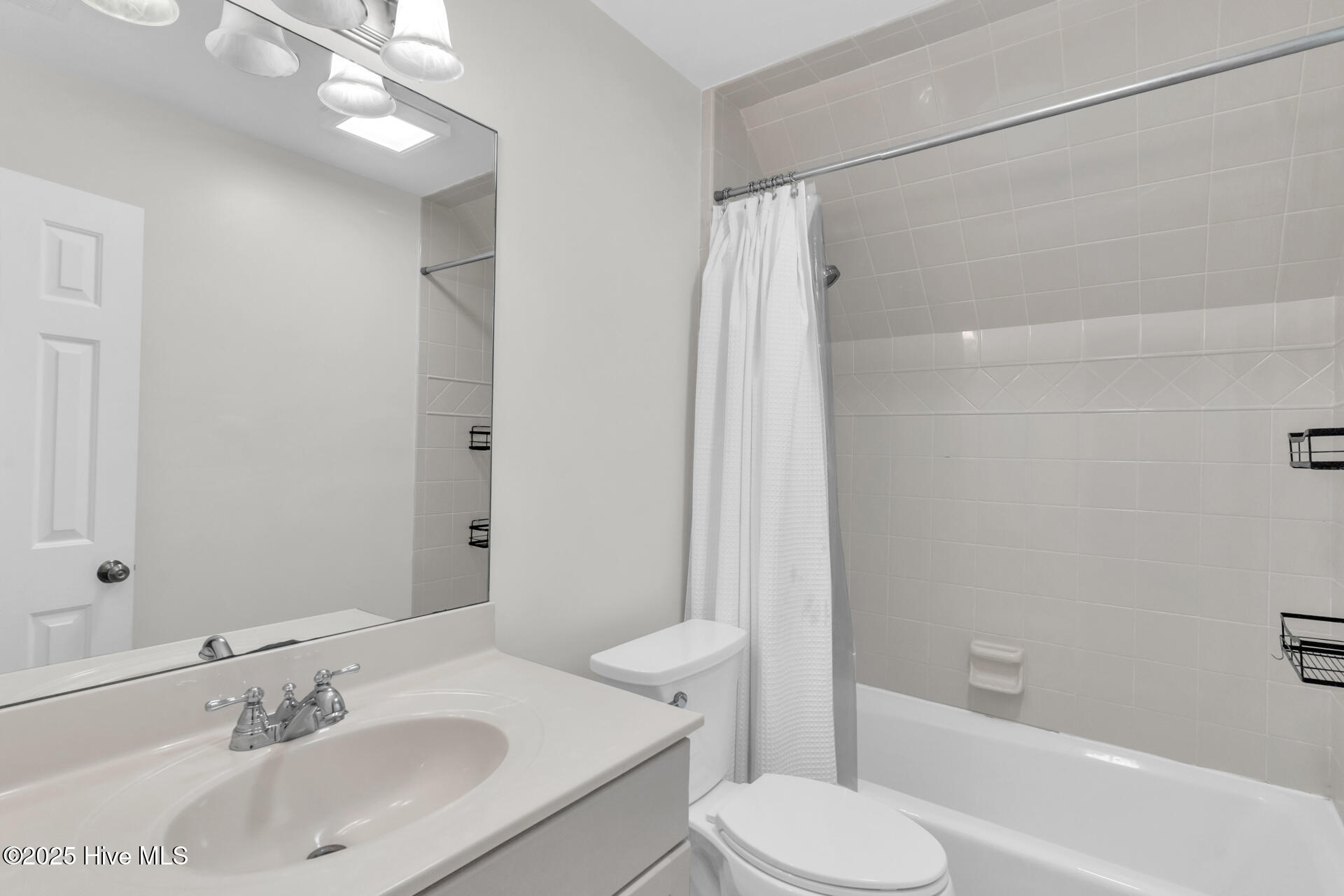 100532167 | Photo 46