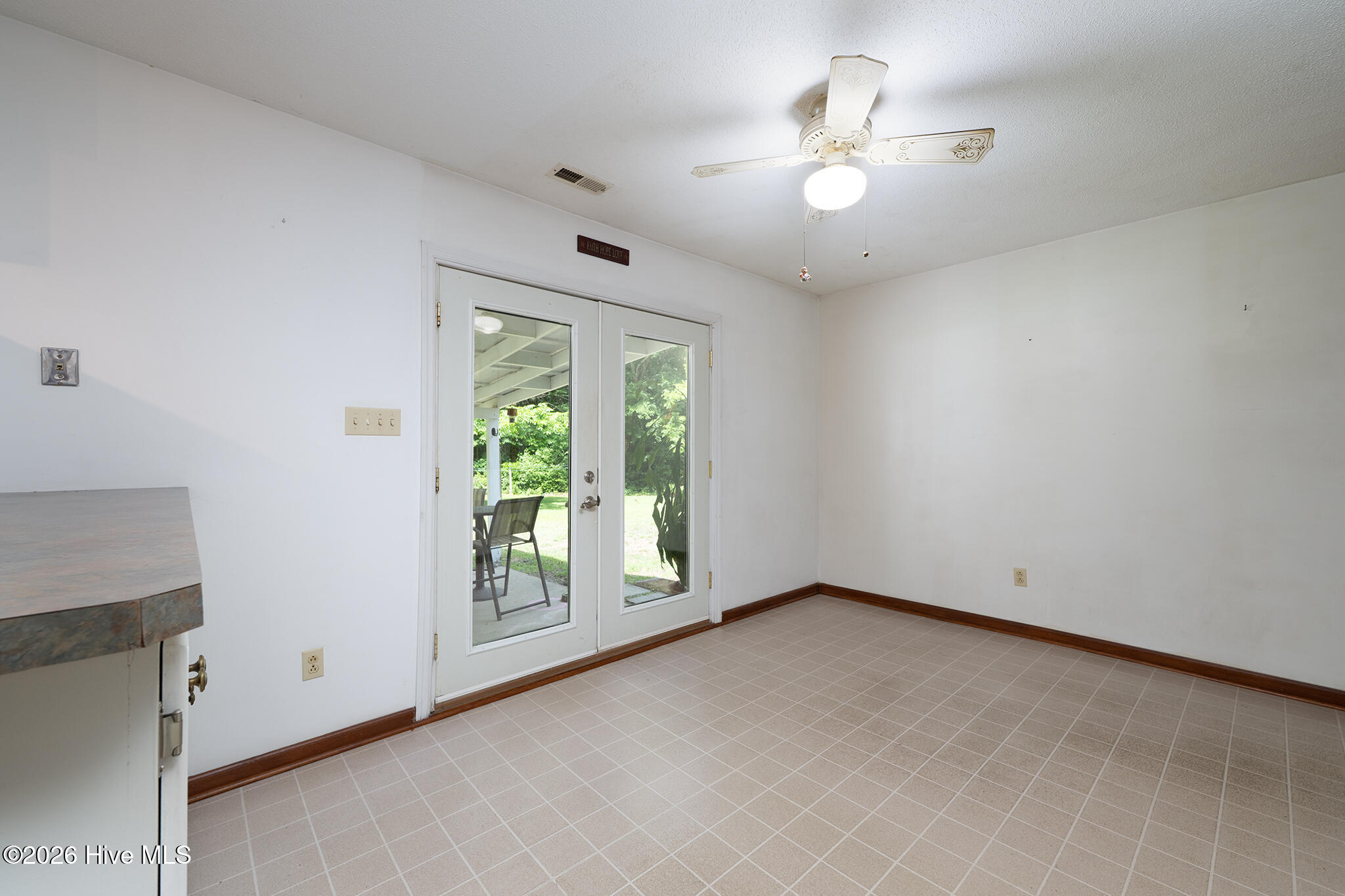 5101 Sand Ridge Road,New Bern