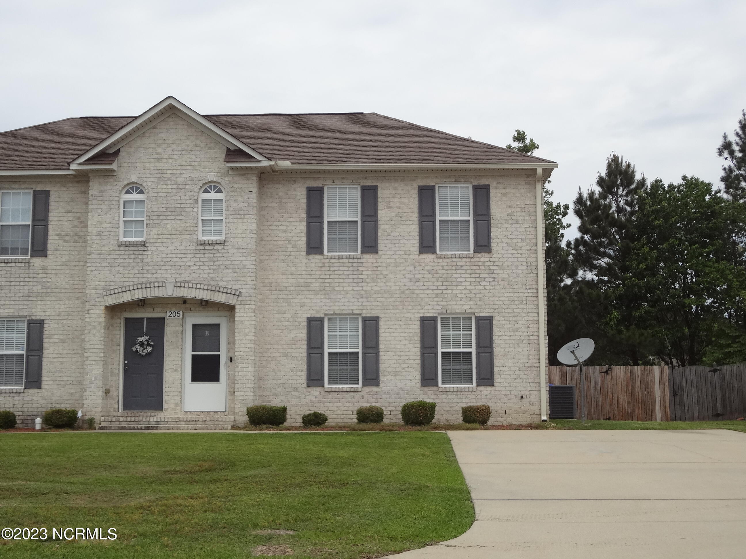 205 South Pointe Drive UNIT B, Winterville, NC, 28590