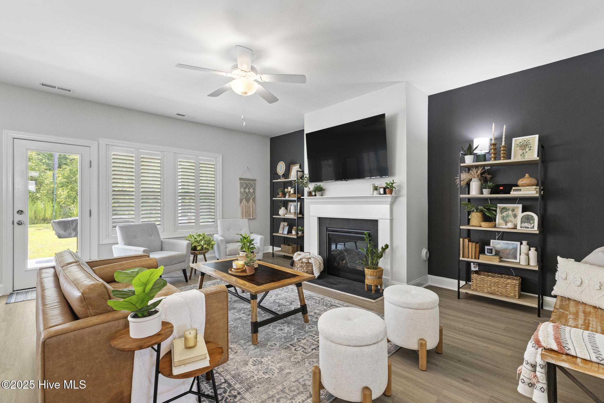 100516290 | Photo 13