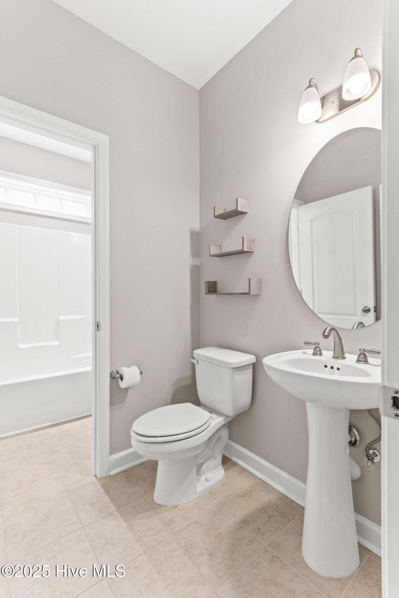 100538755 | Photo 26