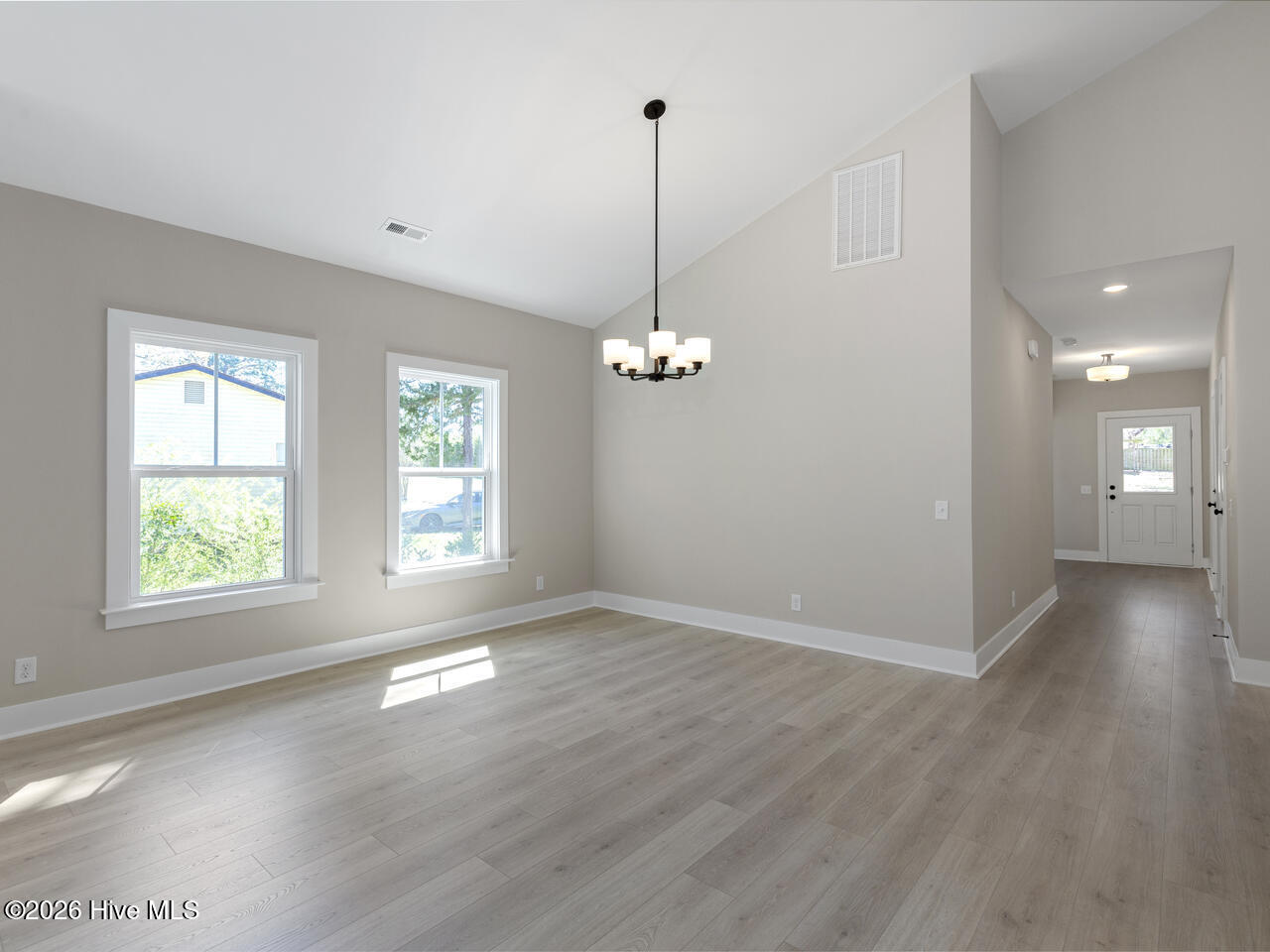 100565274 | Photo 12