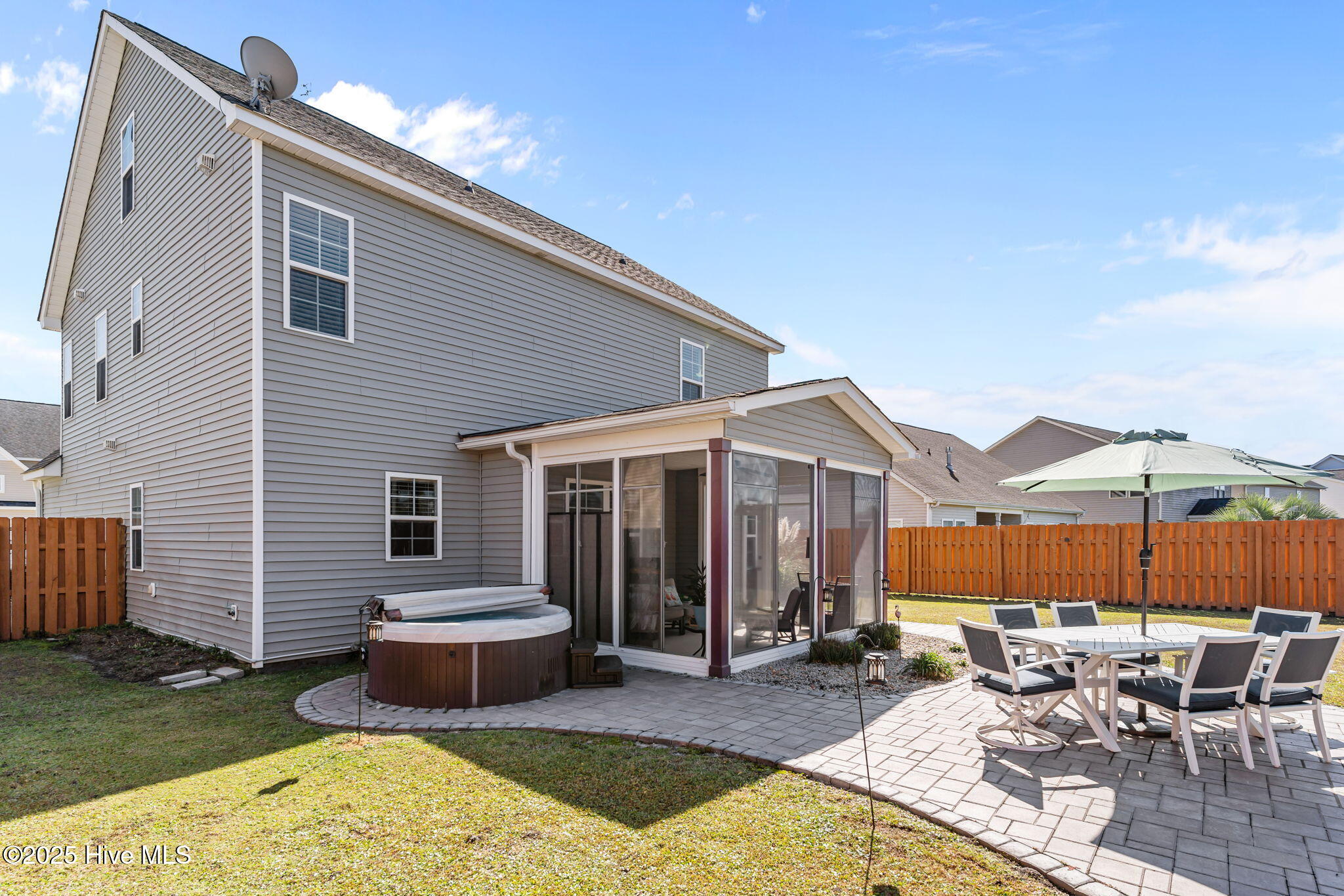 100537762 | Photo 42