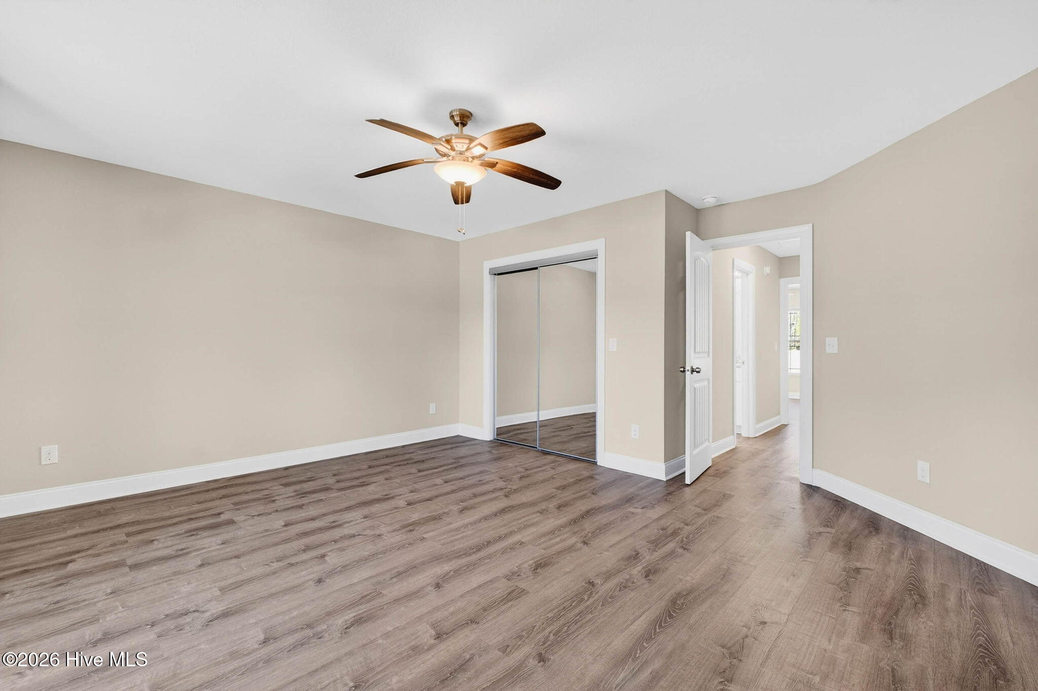 100564948 | Photo 42