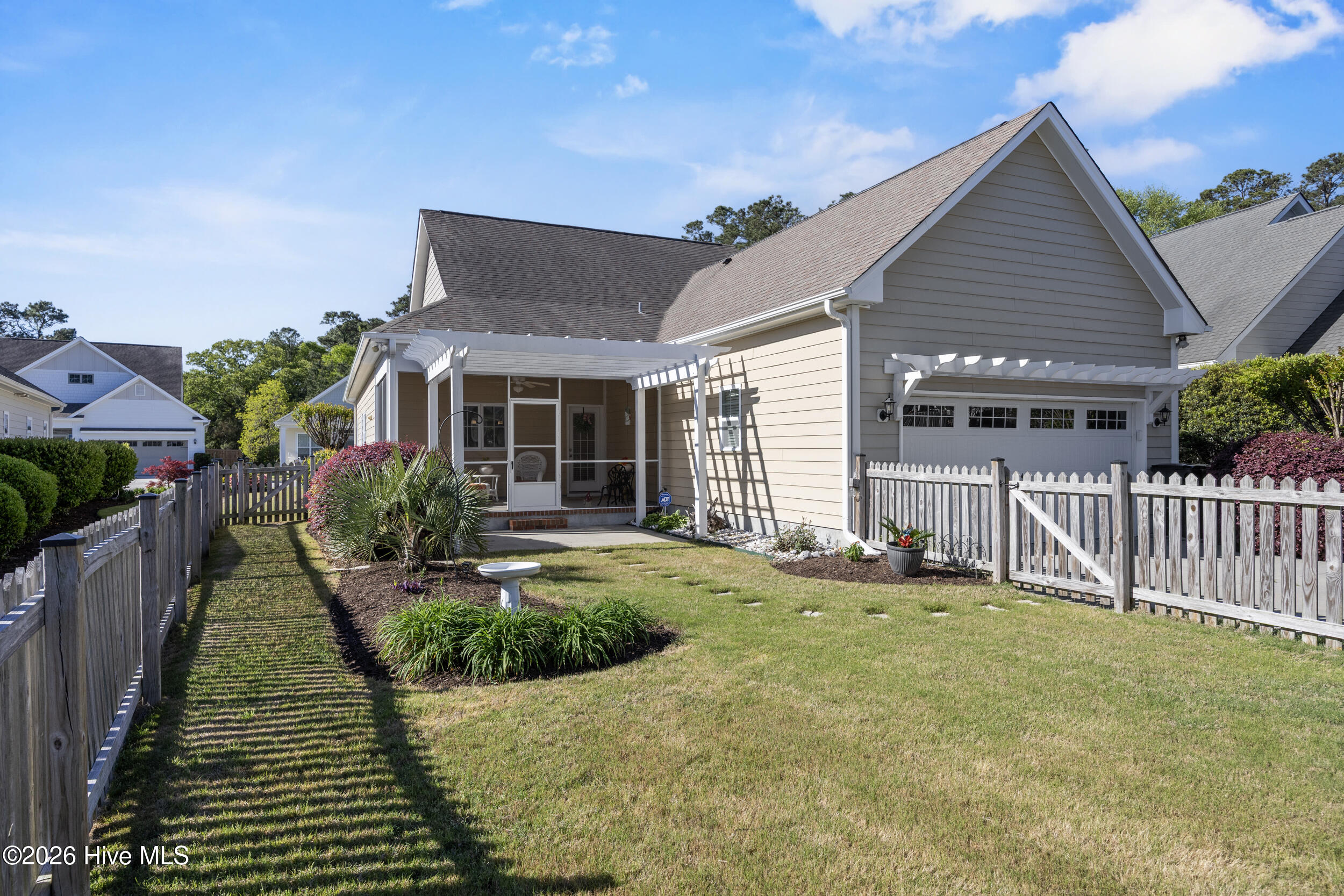 100567413 | Photo 22