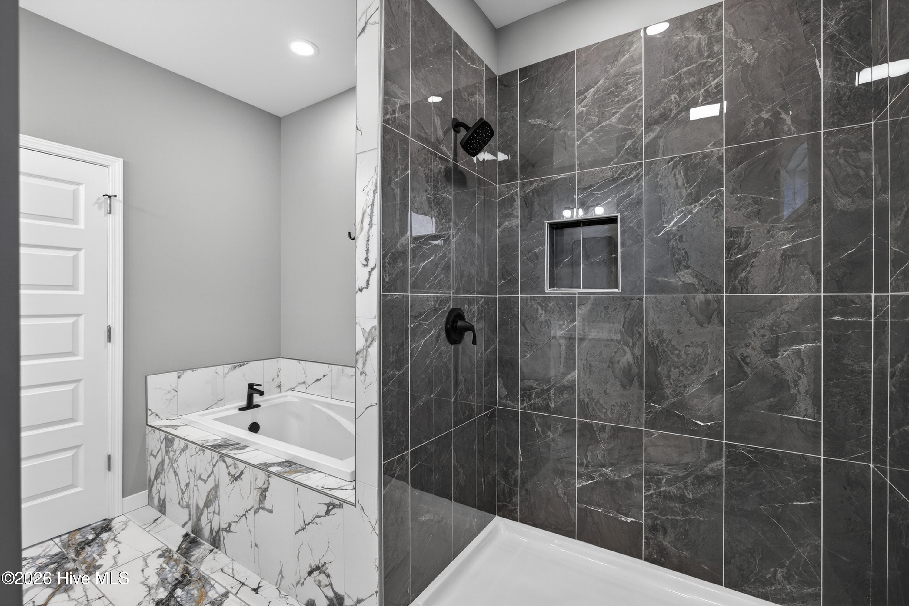 100550006 | Photo 34