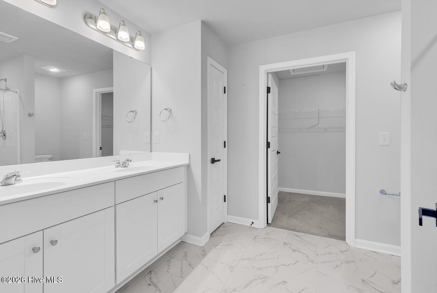 100553635 | Photo 19