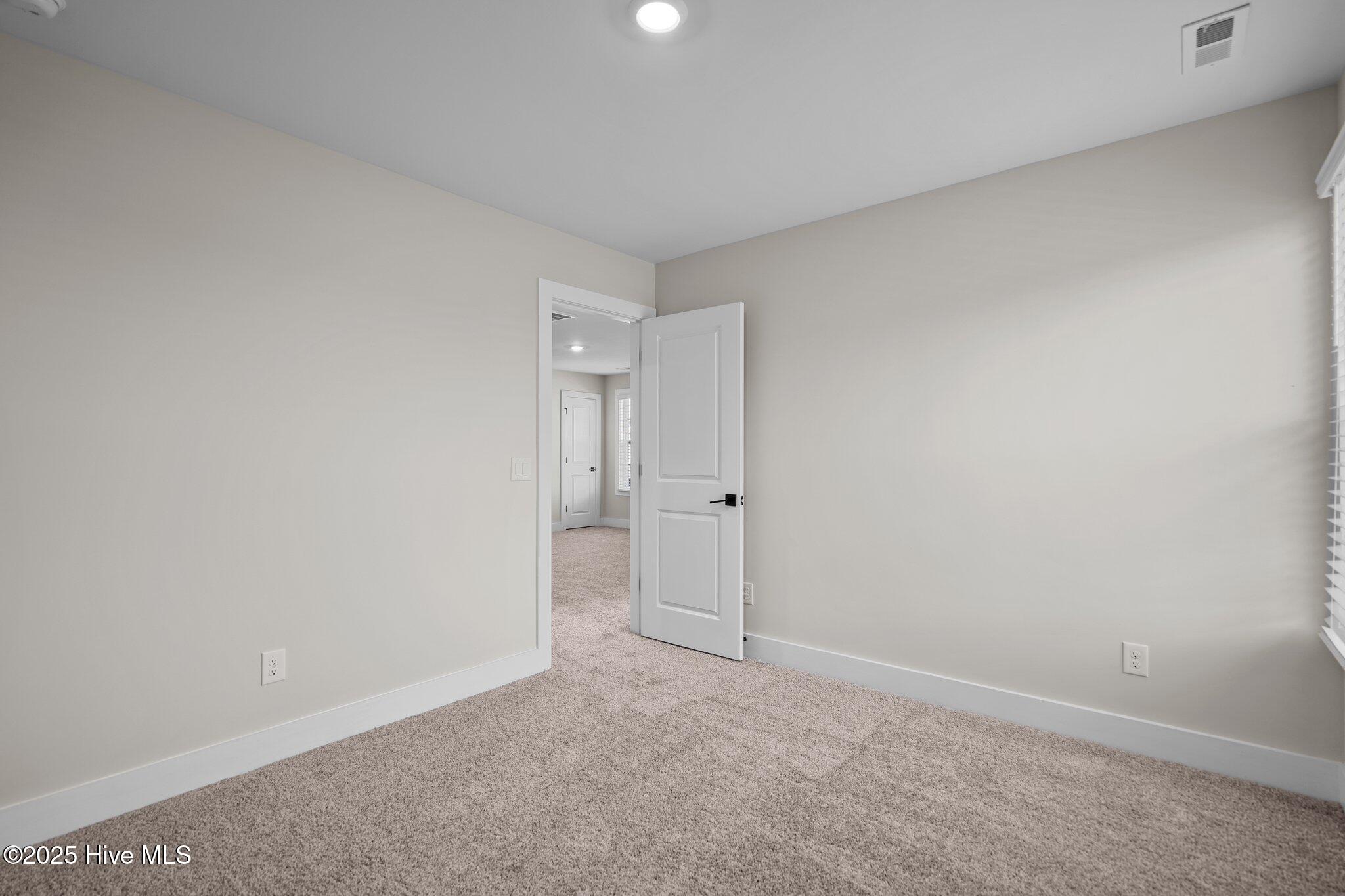 100505536 | Photo 32