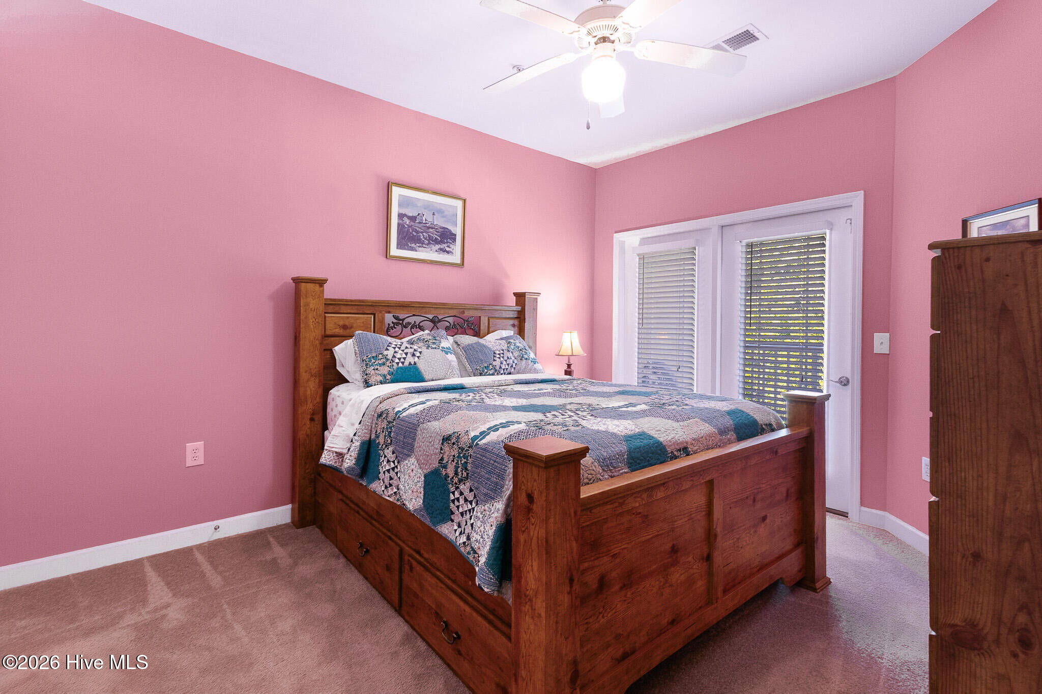 100548445 | Photo 20