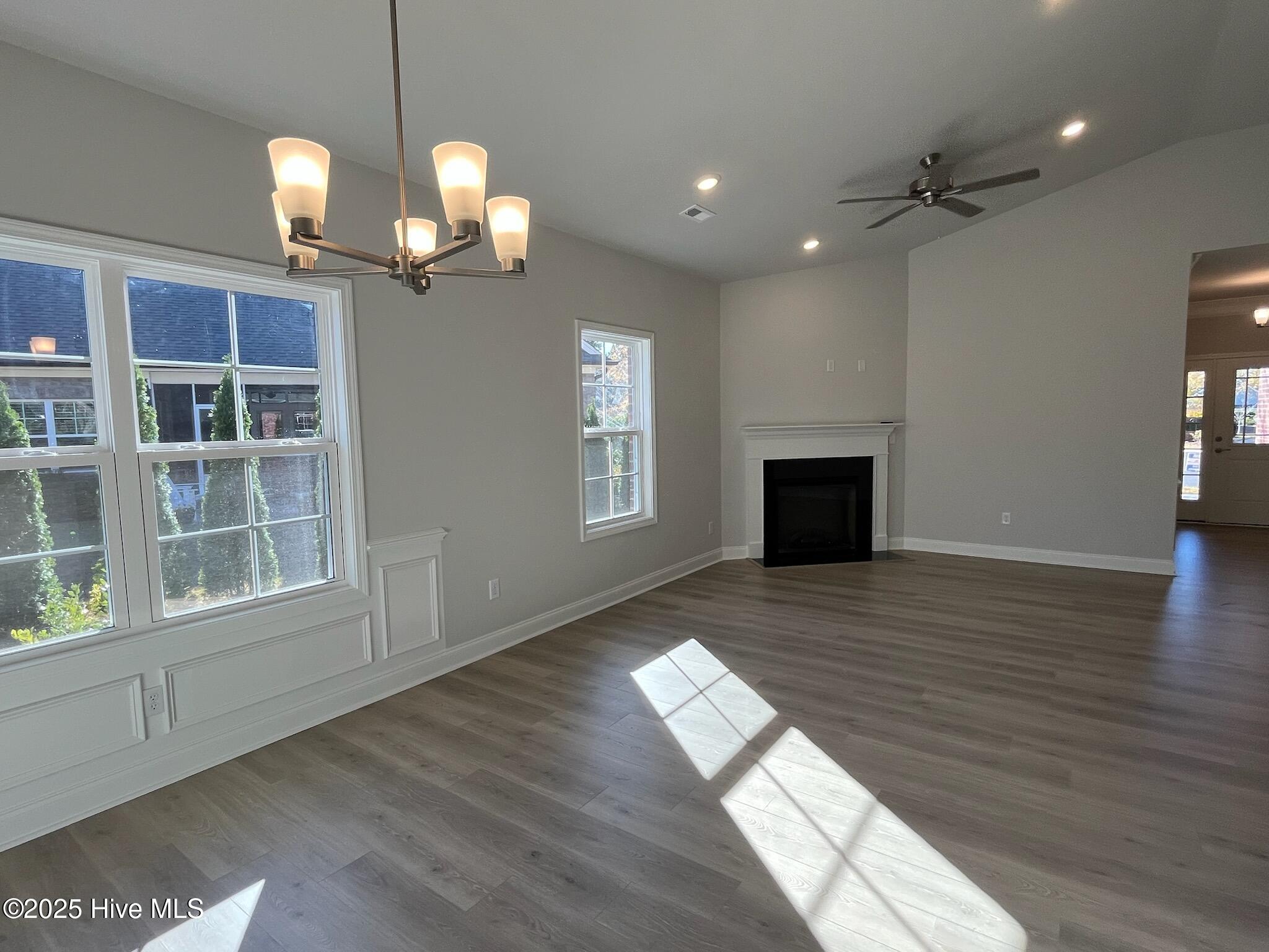 100420761 | Photo 10