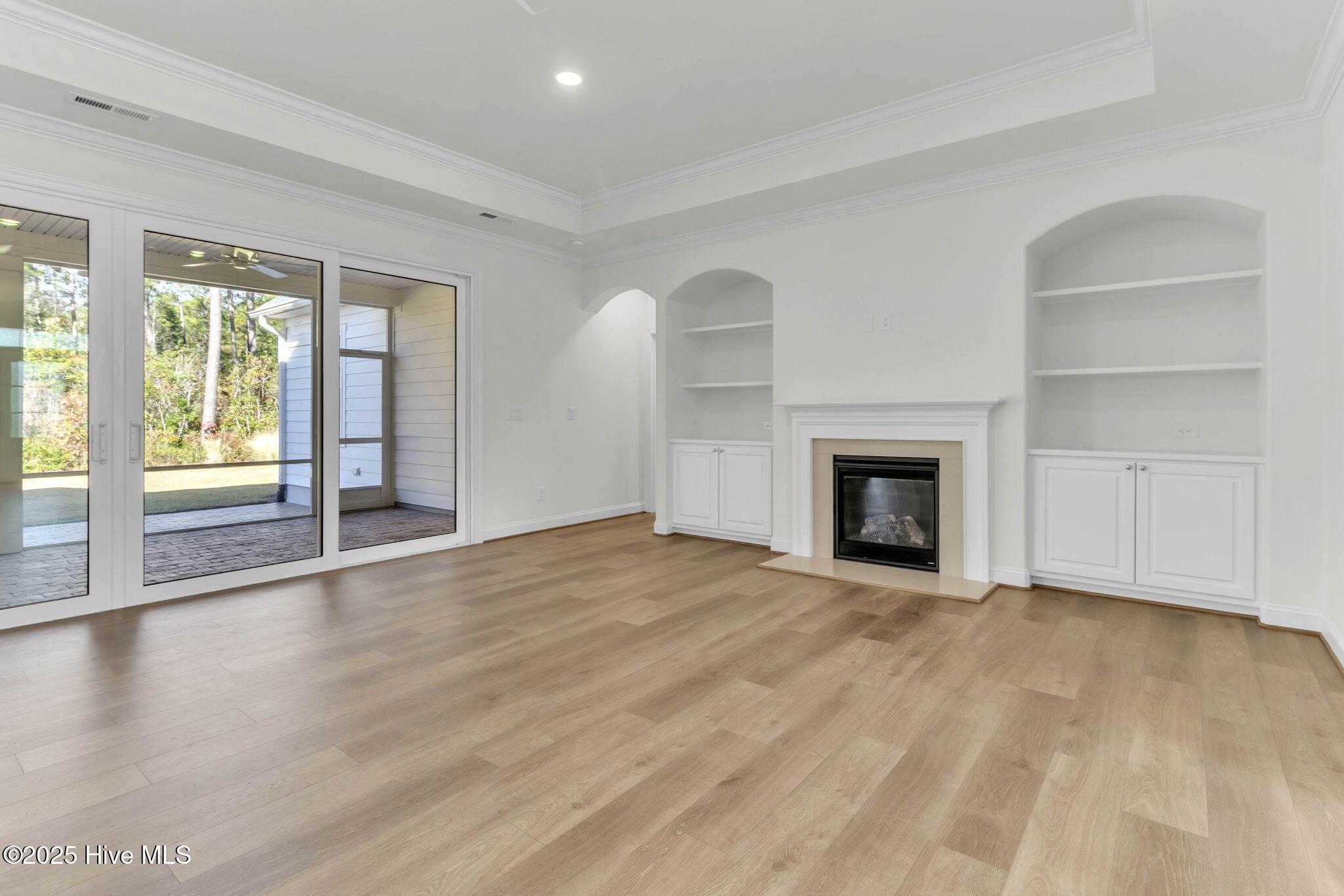 100567325 | Photo 10