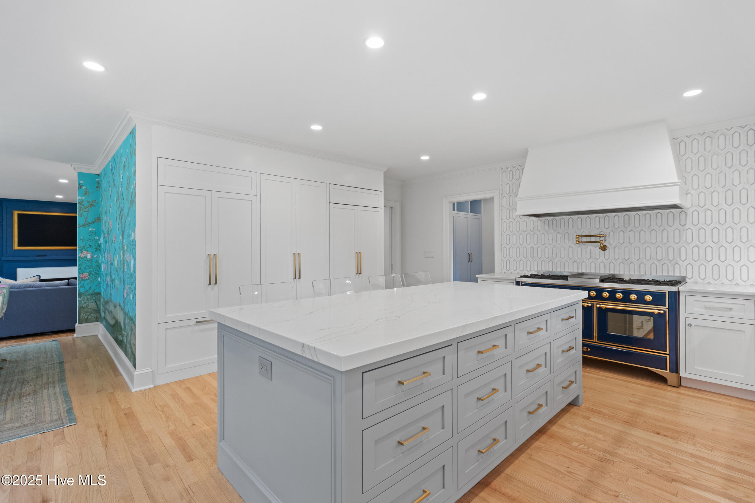 100534920 | Photo 22