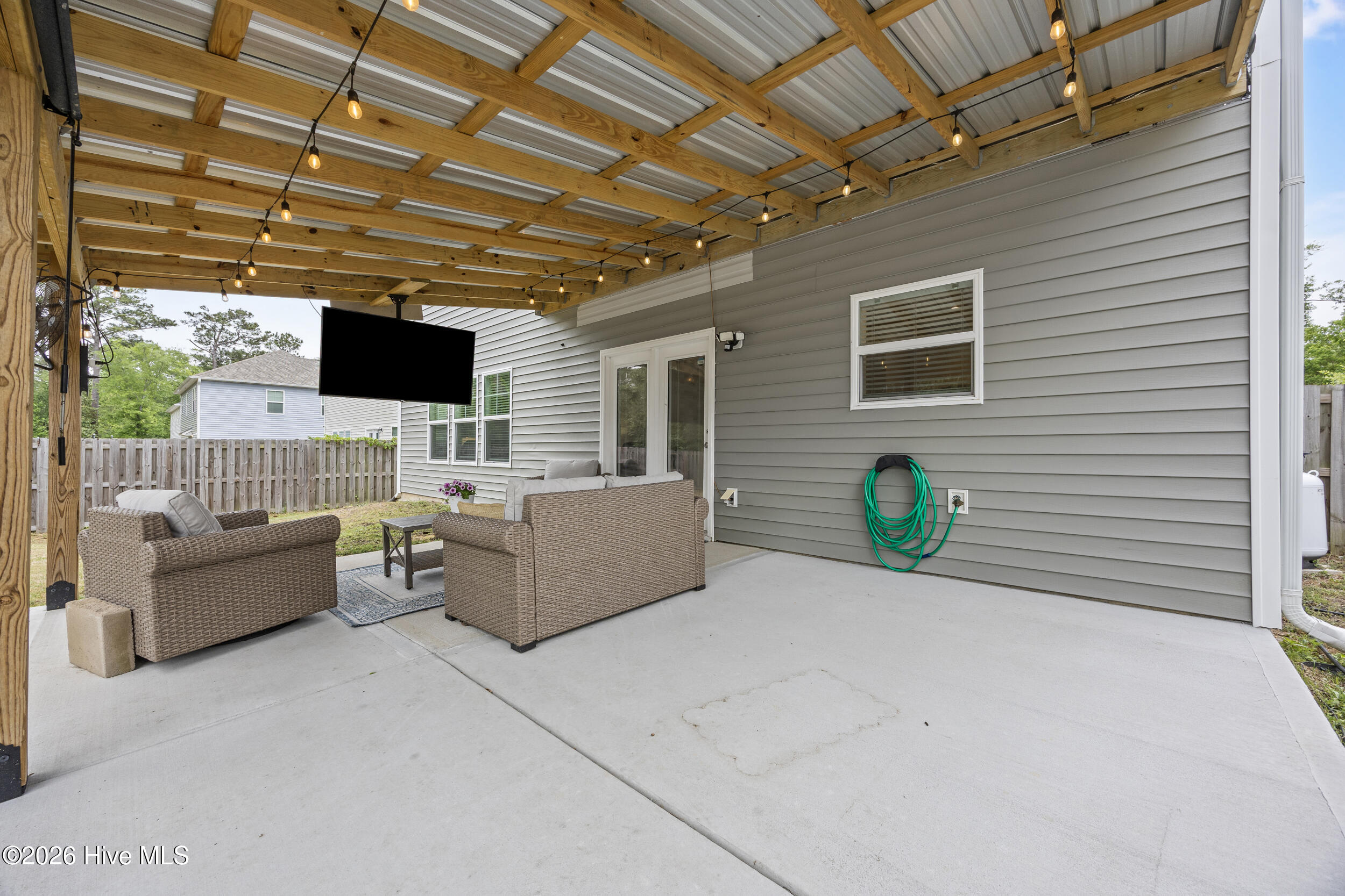 100570482 | Photo 27